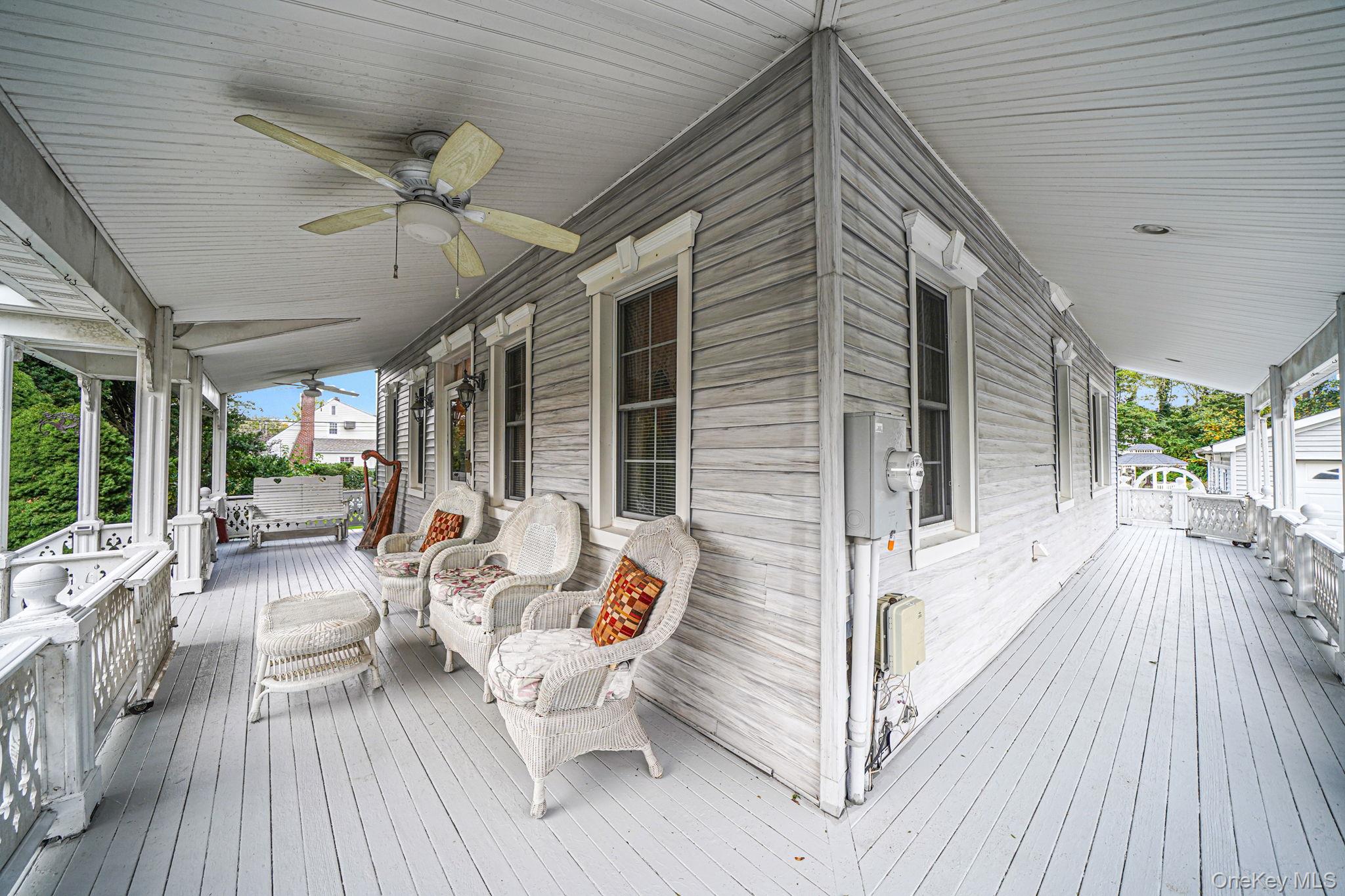 39 Handsome Avenue, Sayville, NY 11782