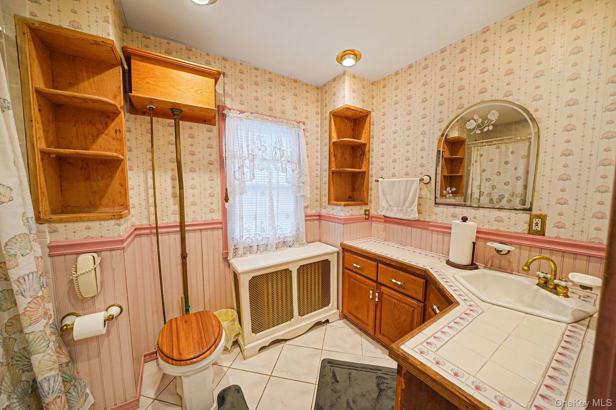 39 Handsome Avenue, Sayville, NY 11782