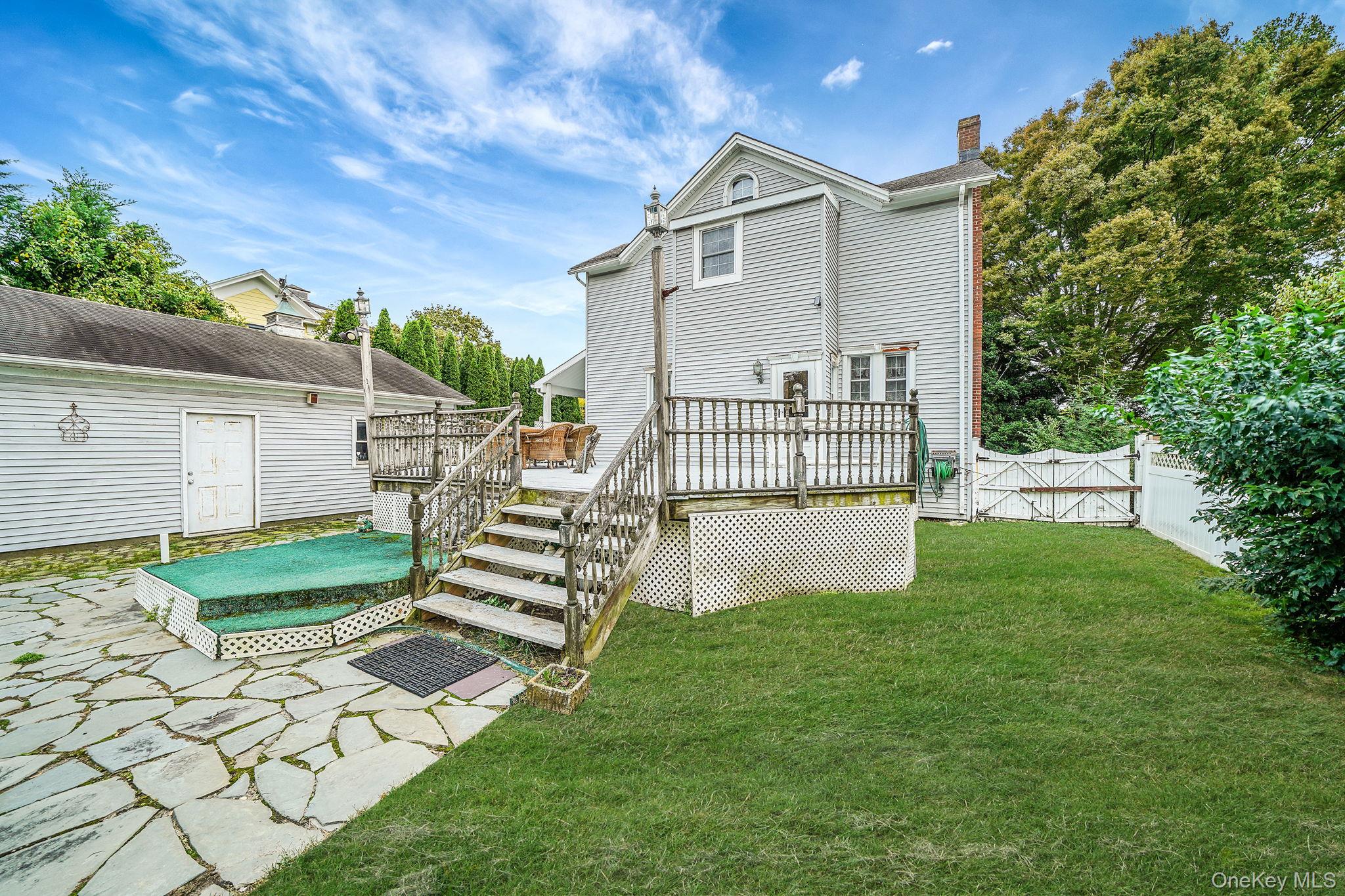 39 Handsome Avenue, Sayville, NY 11782