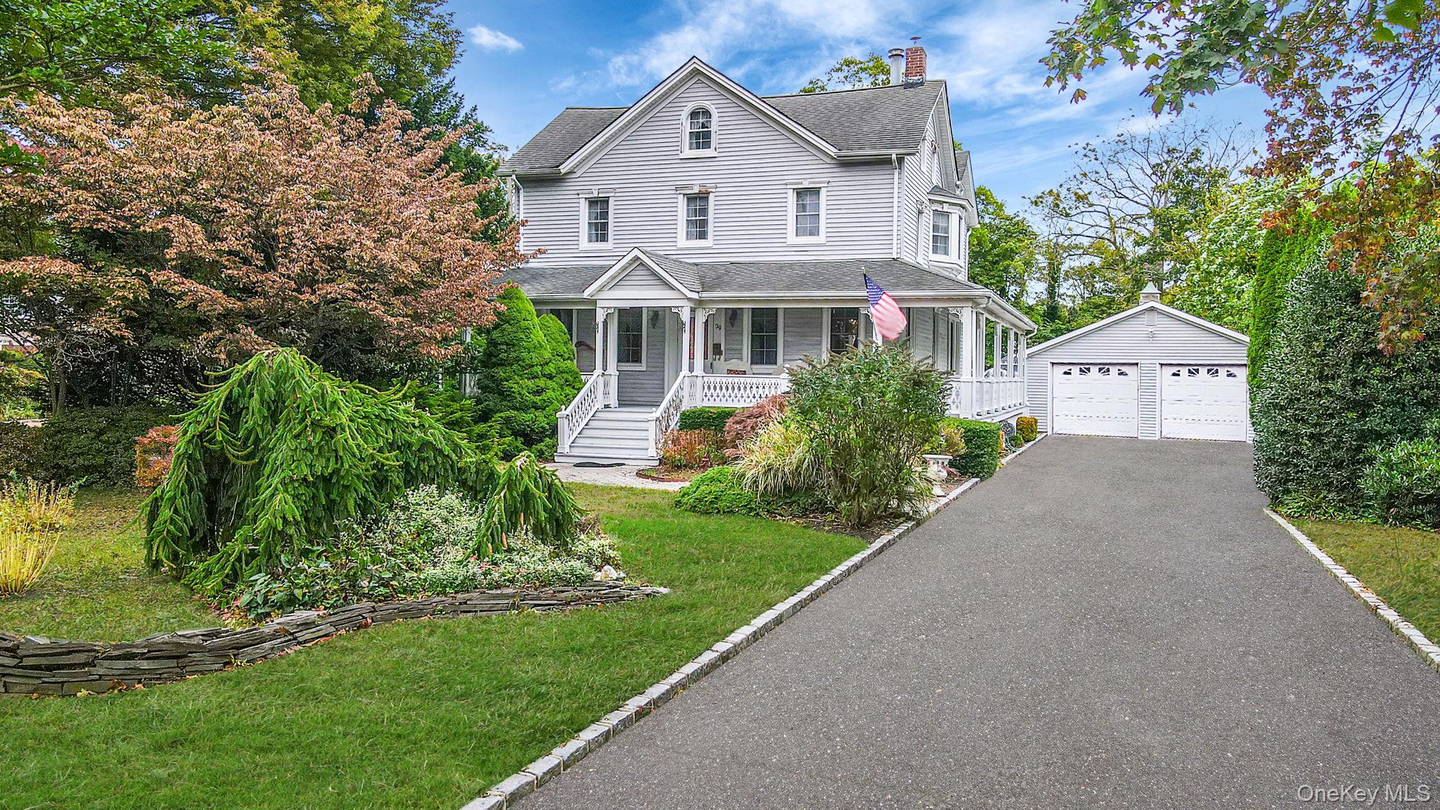 39 Handsome Avenue, Sayville, NY 11782