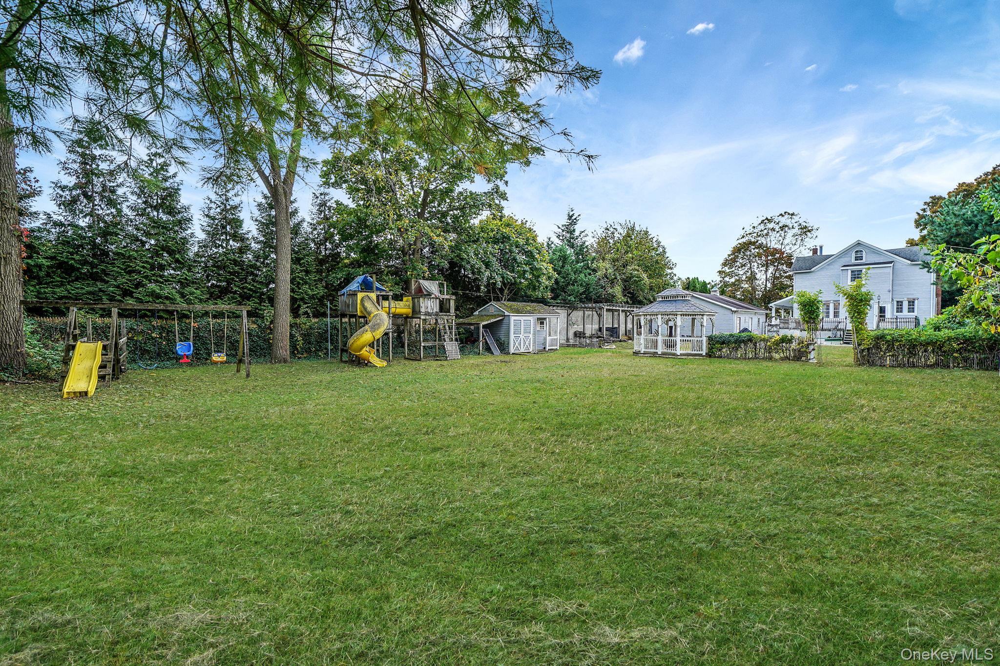 39 Handsome Avenue, Sayville, NY 11782