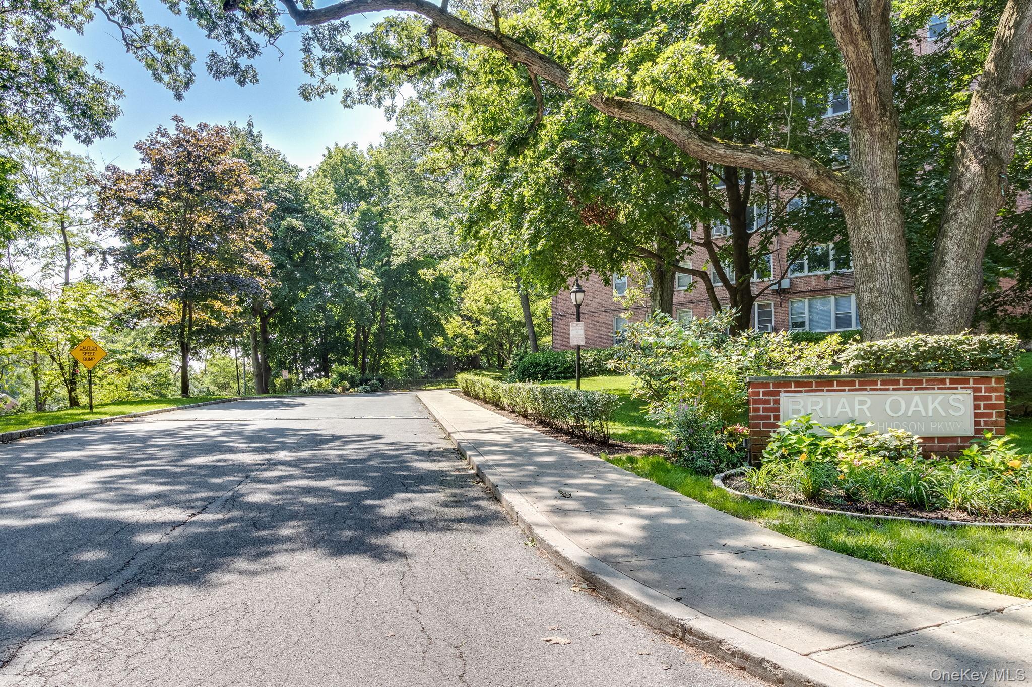 4555 Henry Hudson Parkway # 1208, Bronx, NY 10471