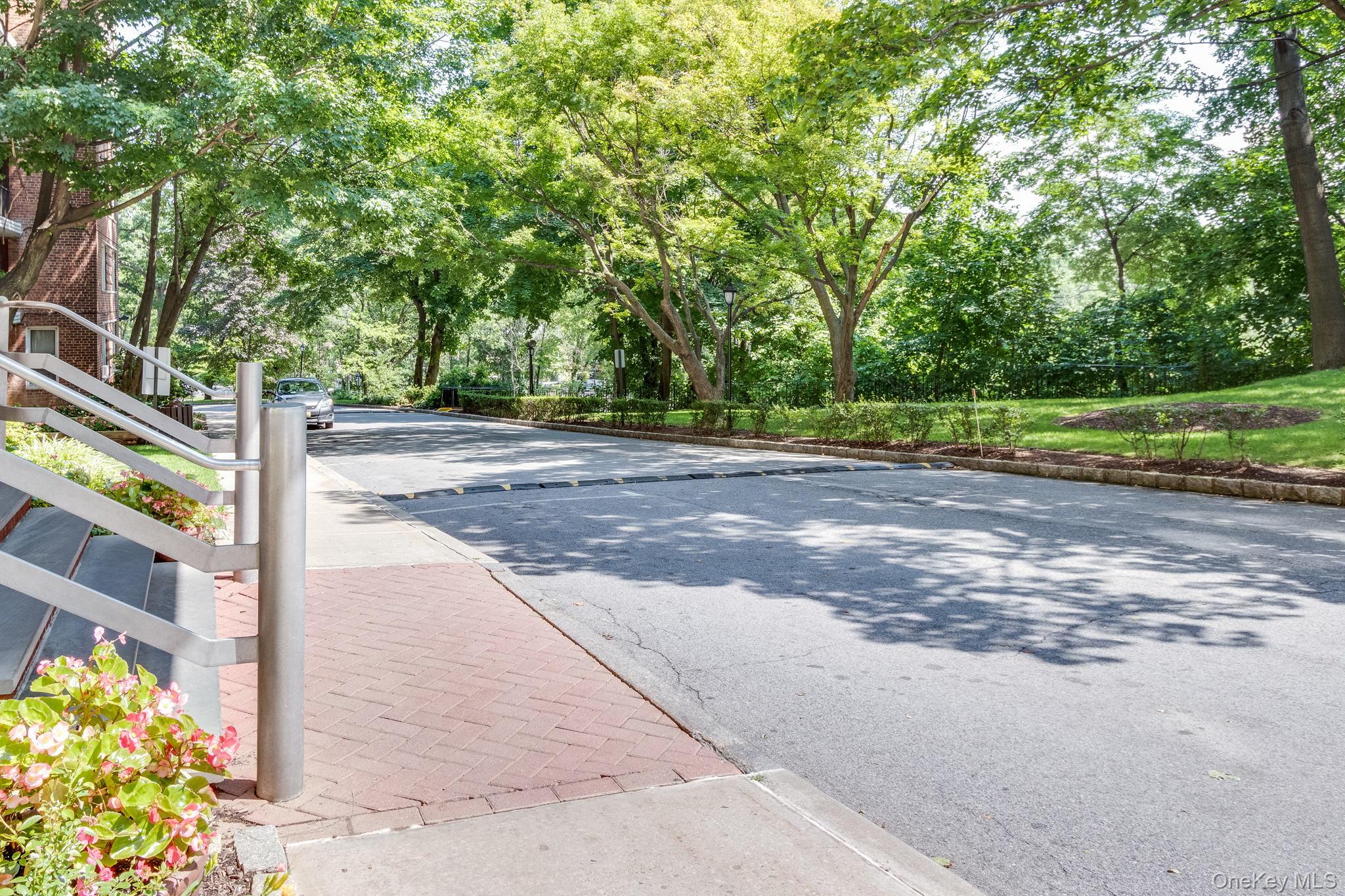 4555 Henry Hudson Parkway # 1208, Bronx, NY 10471