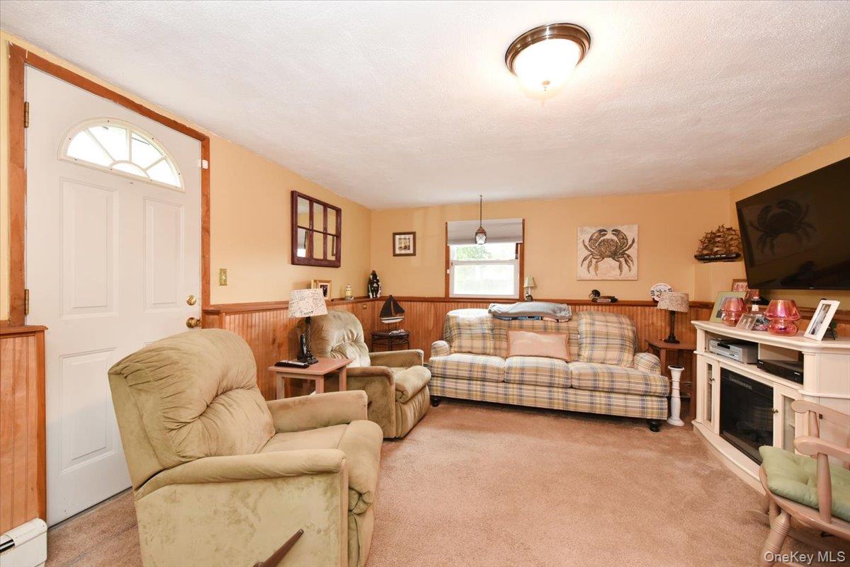 33 Ford Drive S, Massapequa, NY 11758