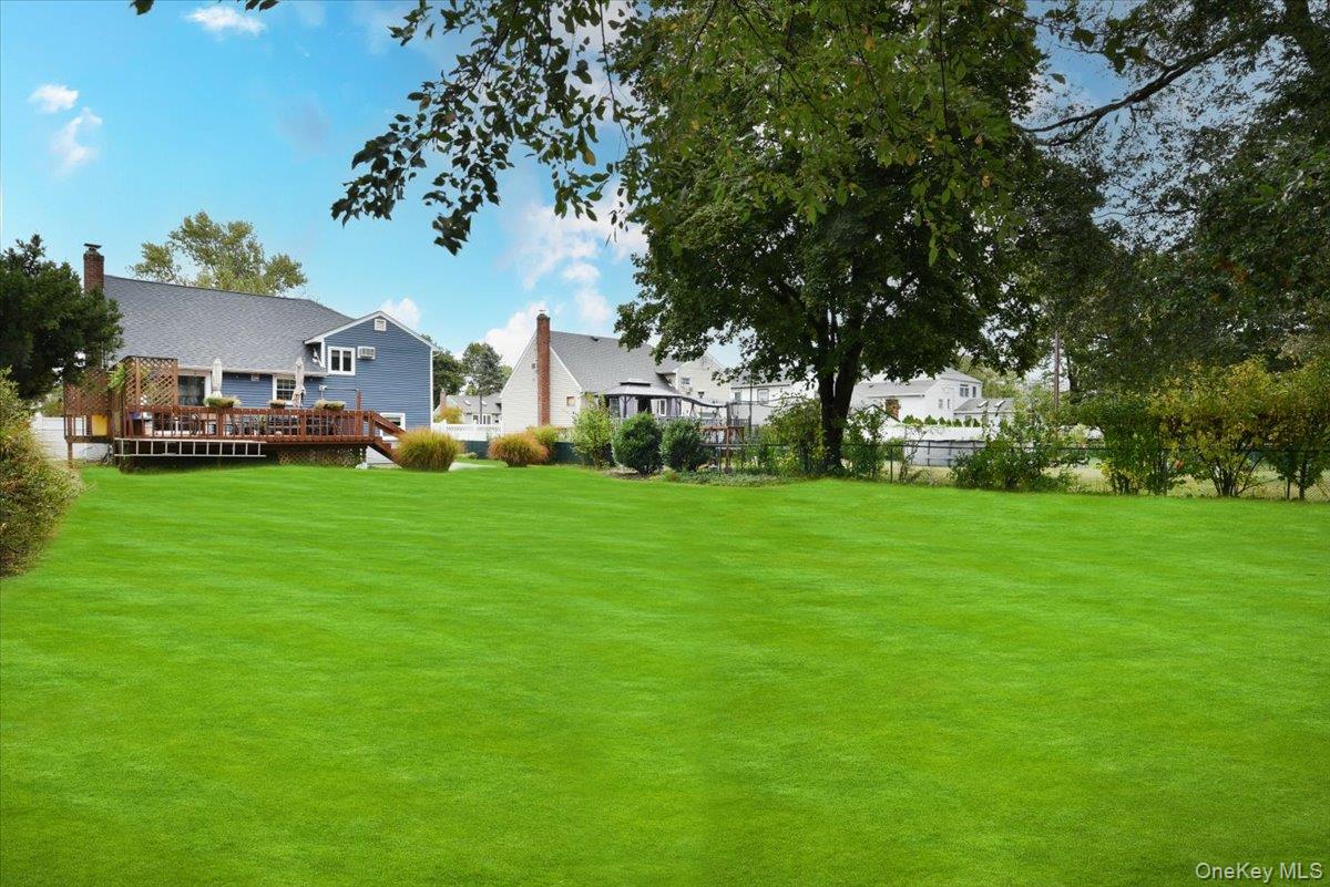 33 Ford Drive S, Massapequa, NY 11758