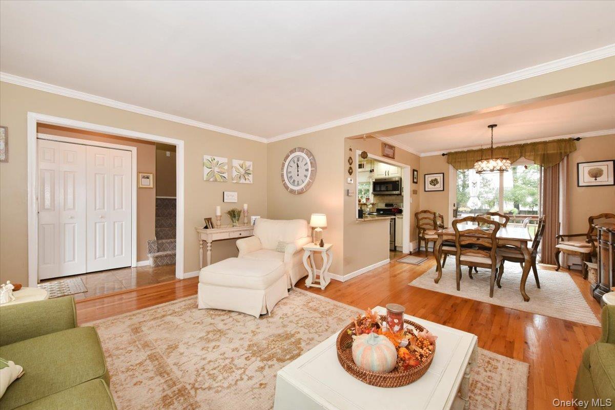 33 Ford Drive S, Massapequa, NY 11758