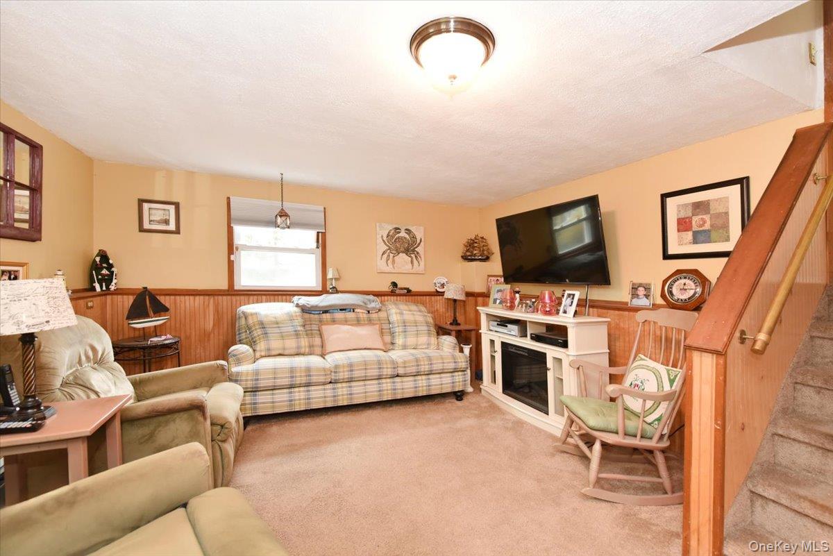 33 Ford Drive S, Massapequa, NY 11758