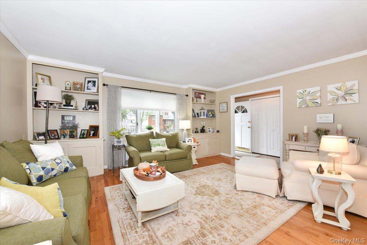 33 Ford Drive S, Massapequa, NY 11758