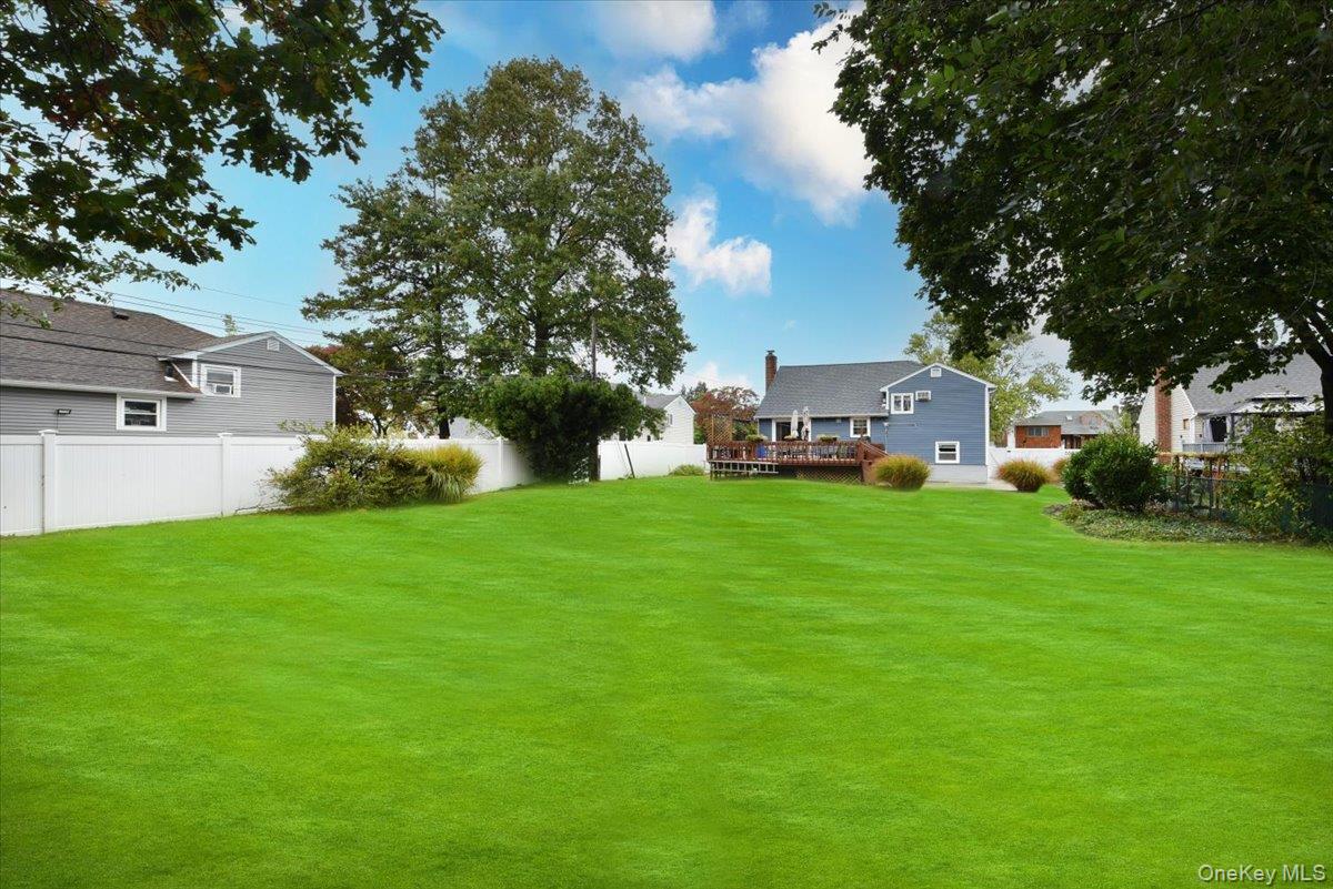 33 Ford Drive S, Massapequa, NY 11758
