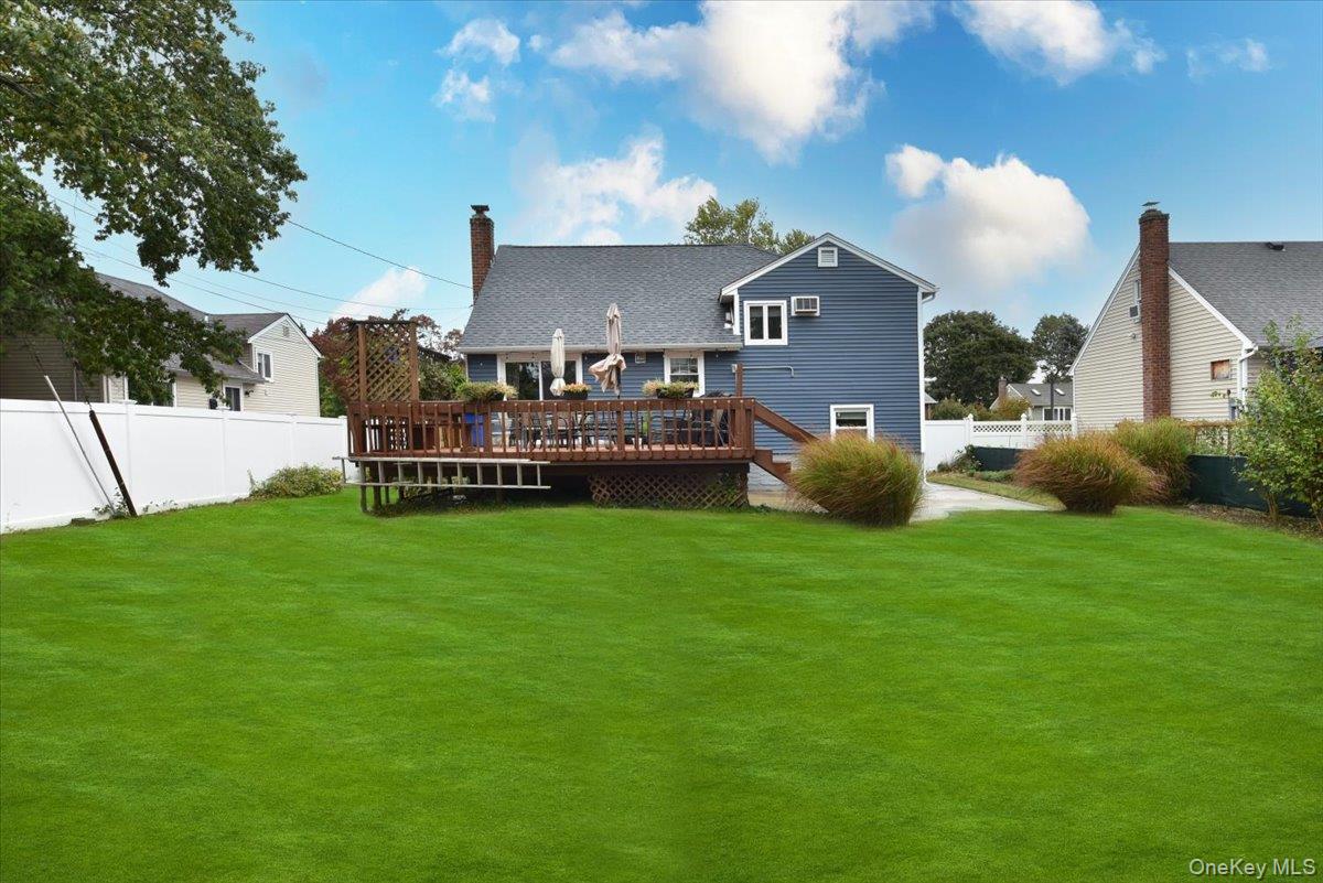 33 Ford Drive S, Massapequa, NY 11758