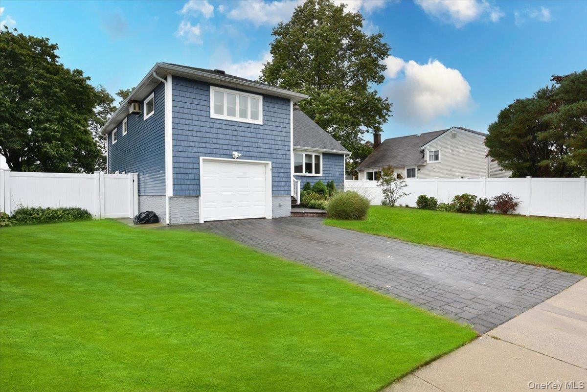 33 Ford Drive S, Massapequa, NY 11758