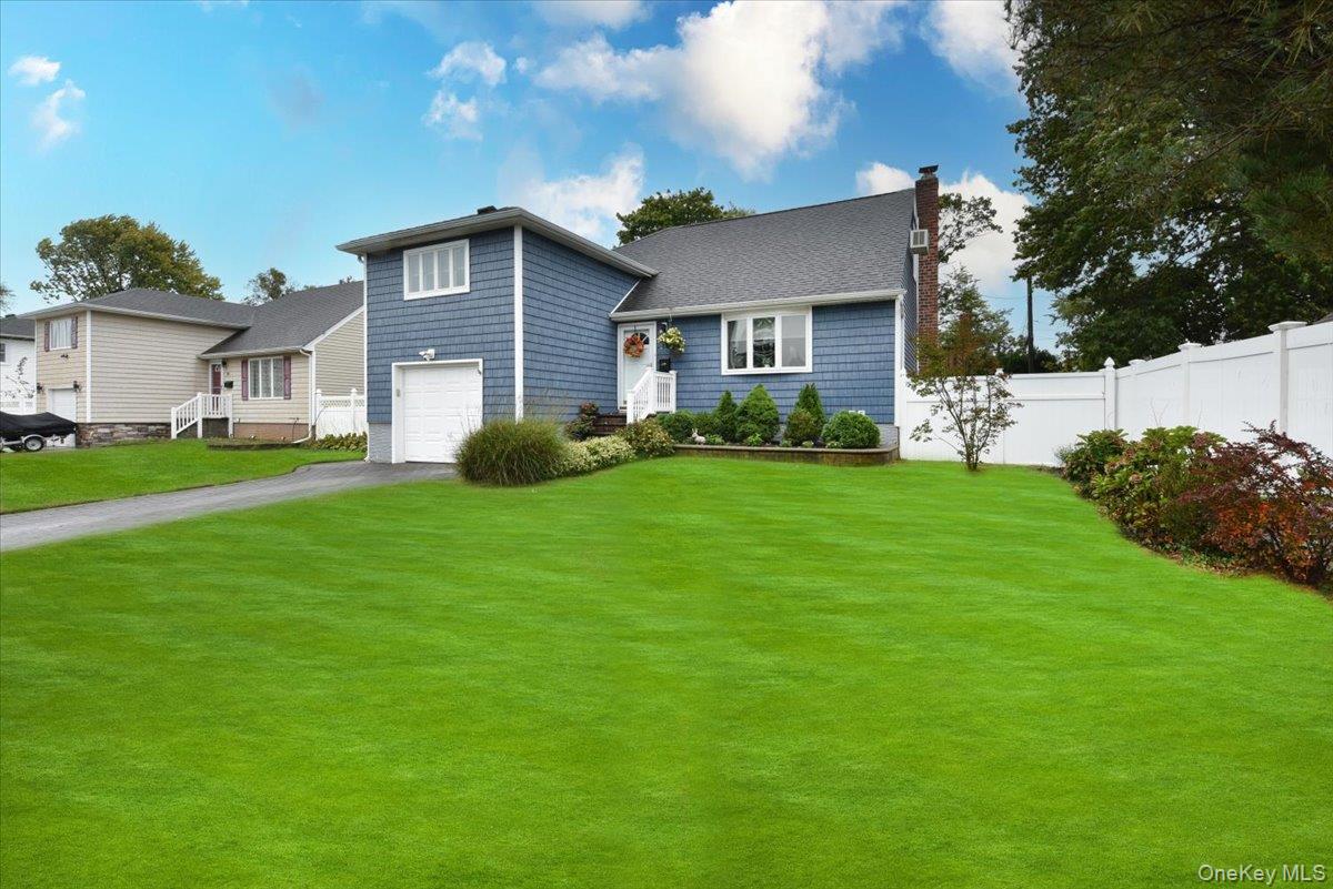 33 Ford Drive S, Massapequa, NY 11758