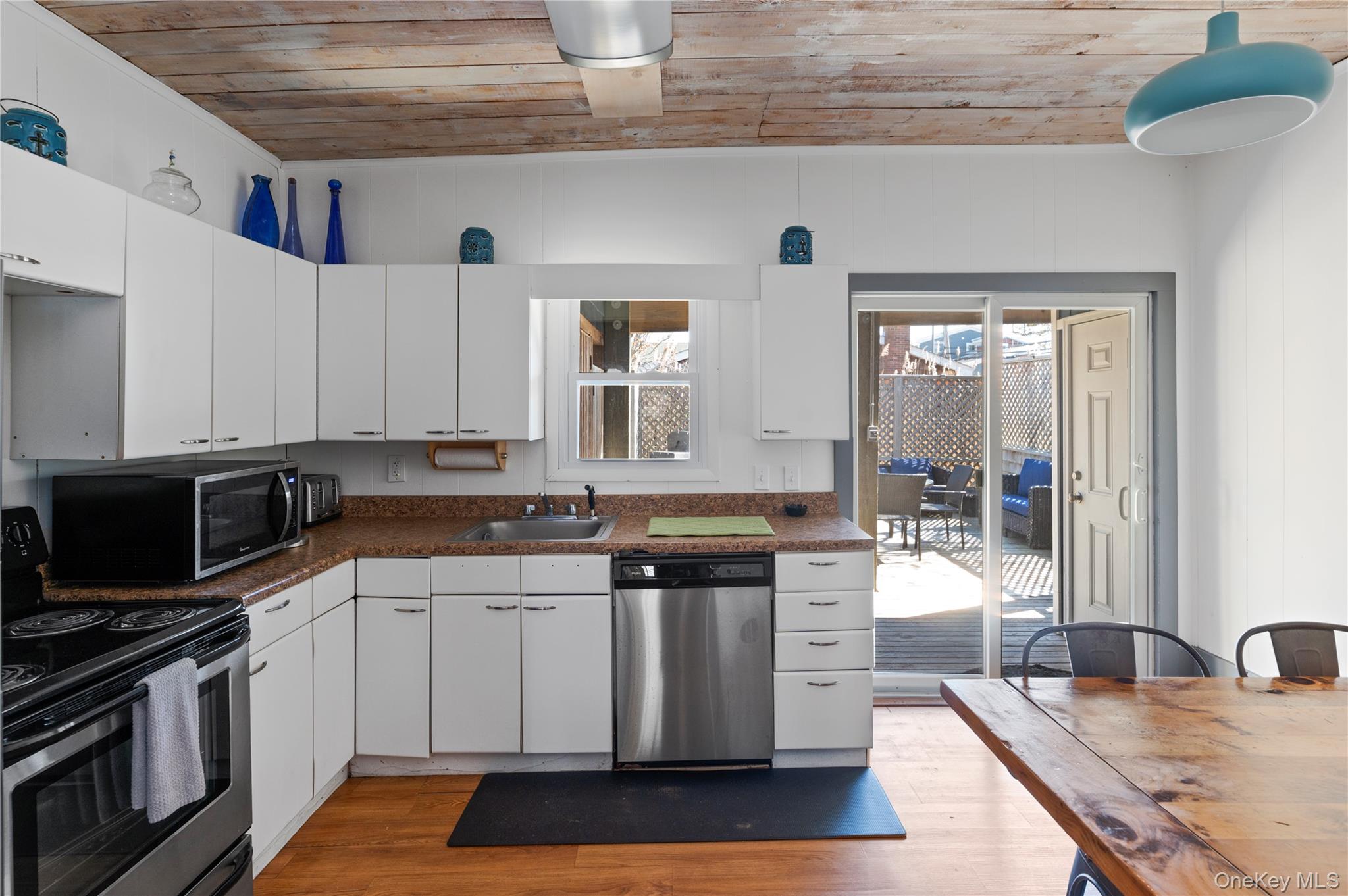 597 Bayberry Walk, Ocean Beach, NY 11770