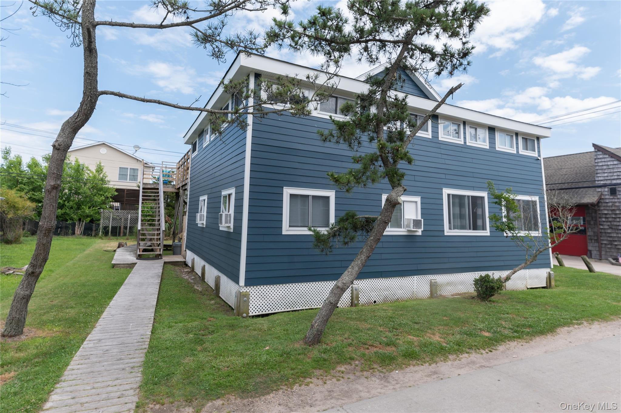 597 Bayberry Walk, Ocean Beach, NY 11770