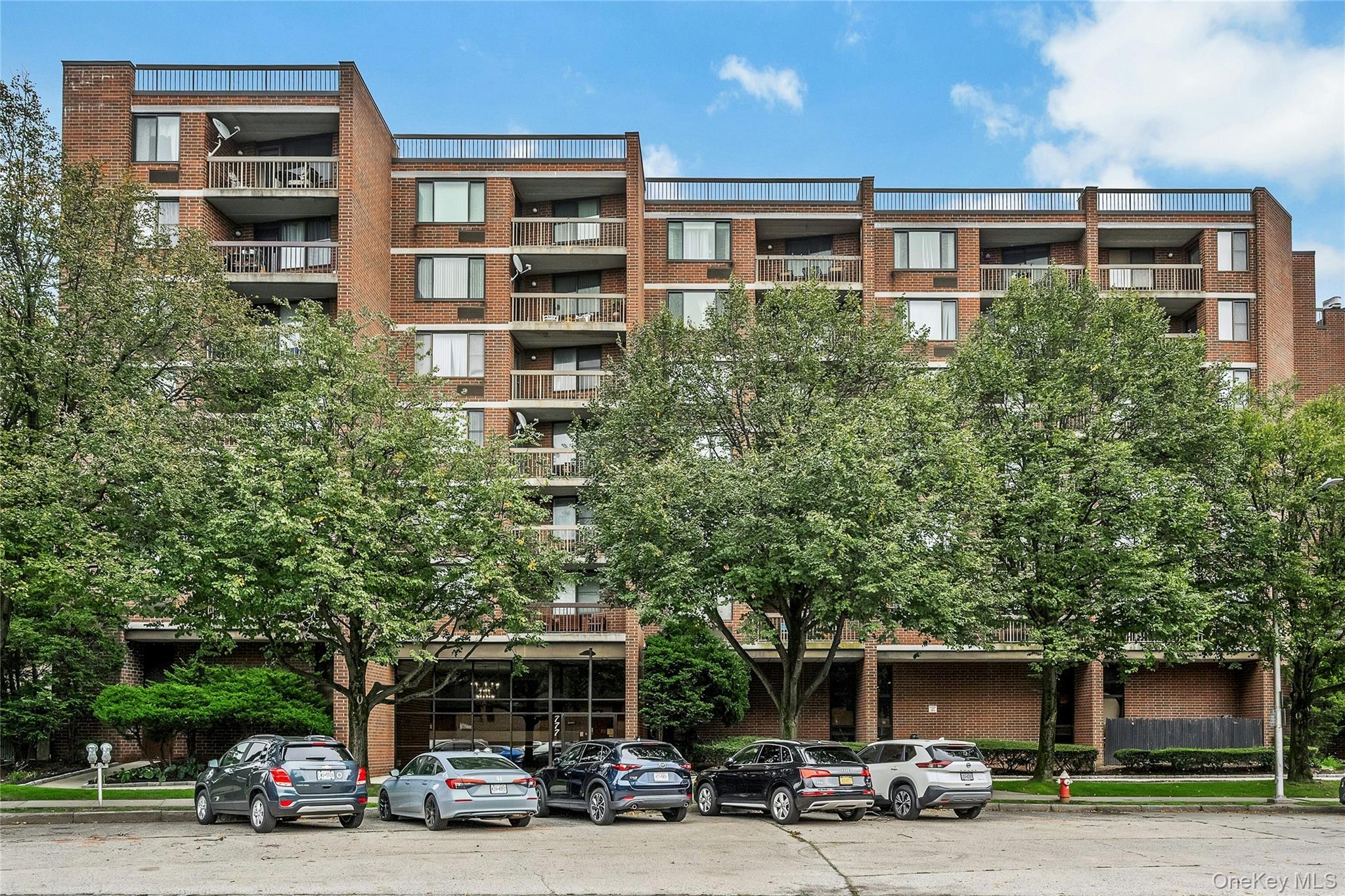 777 N Macquesten Parkway N # 305, Mount Vernon, NY 10552