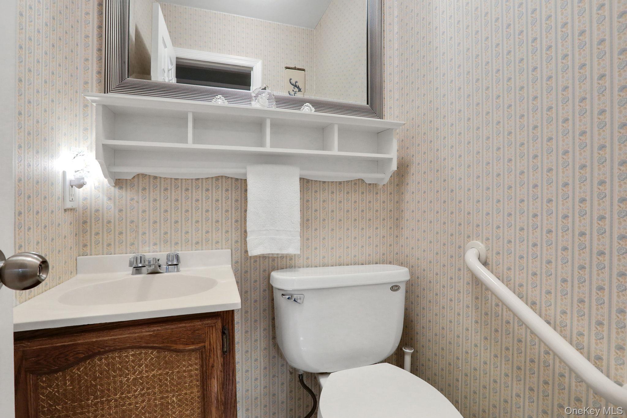 1033 Old Post Road, New Paltz, NY 12561