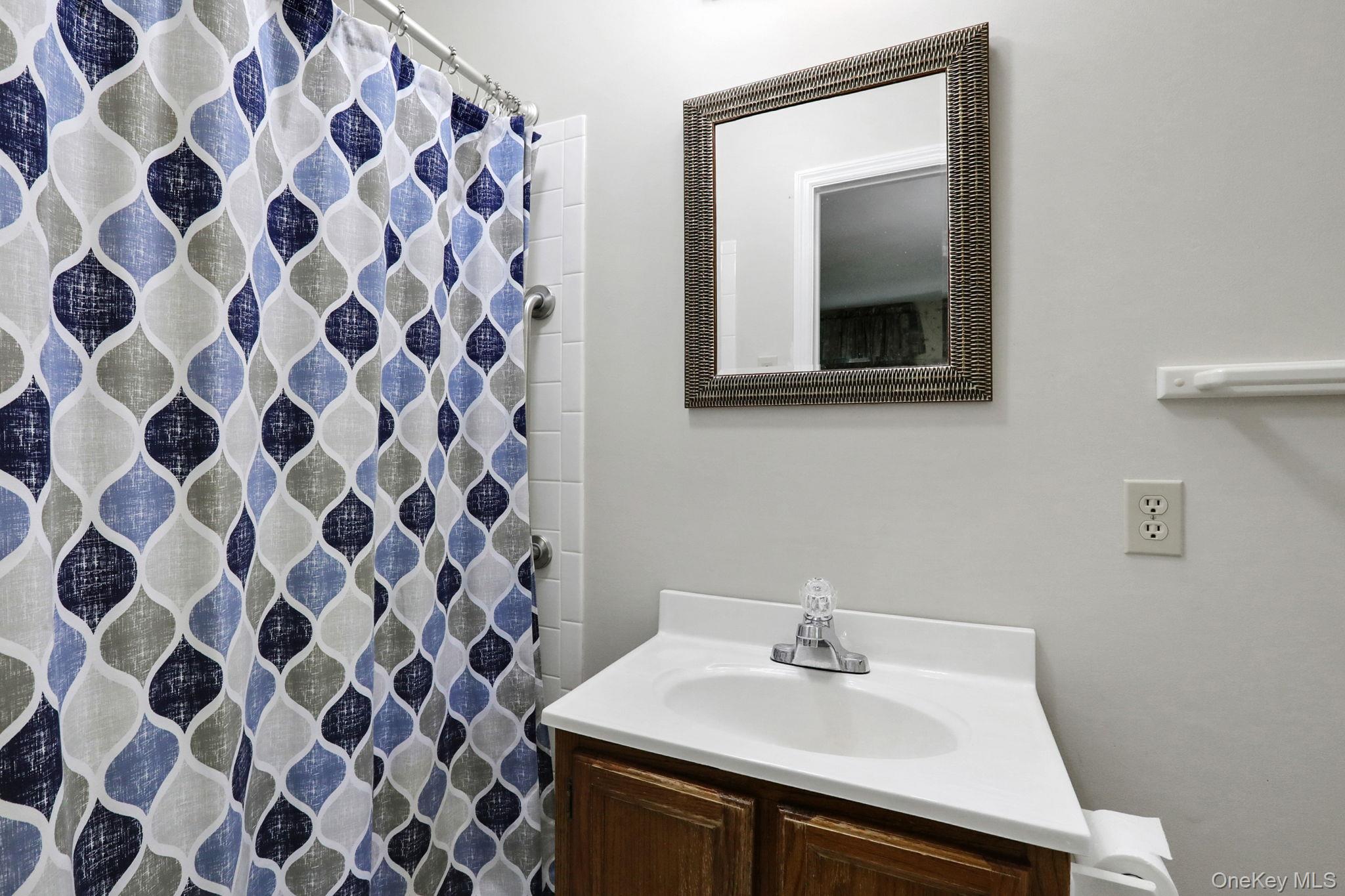 1033 Old Post Road, New Paltz, NY 12561