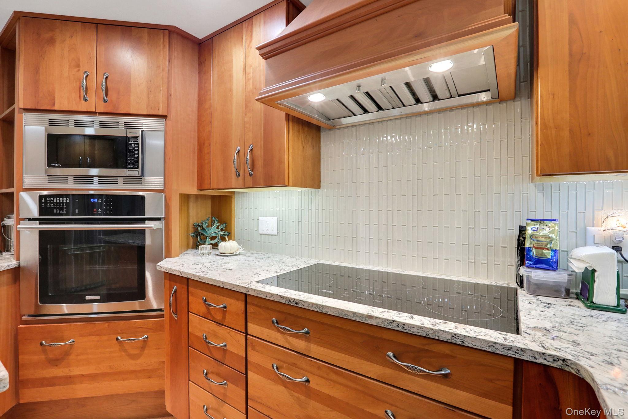 1033 Old Post Road, New Paltz, NY 12561