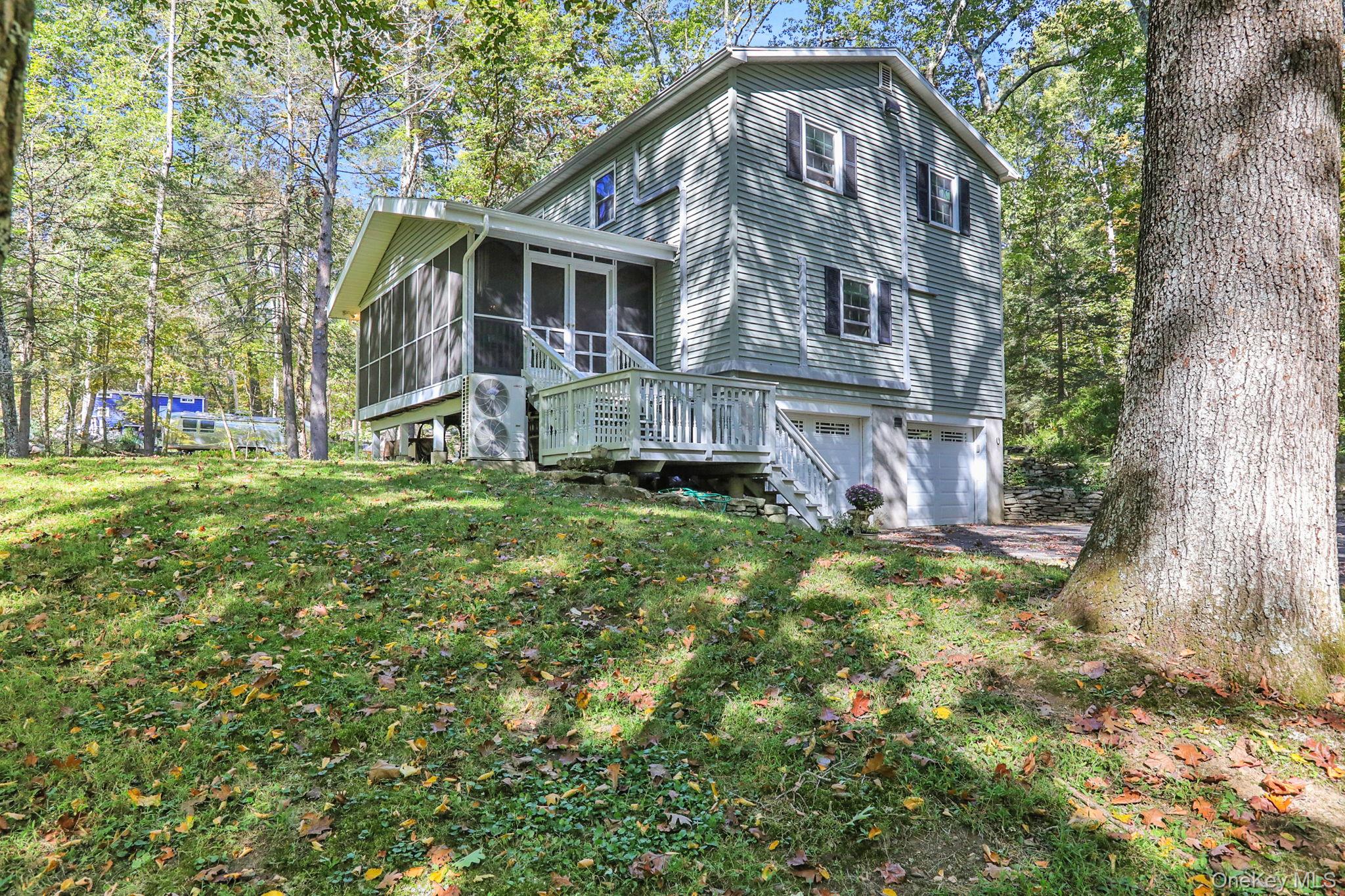 1033 Old Post Road, New Paltz, NY 12561