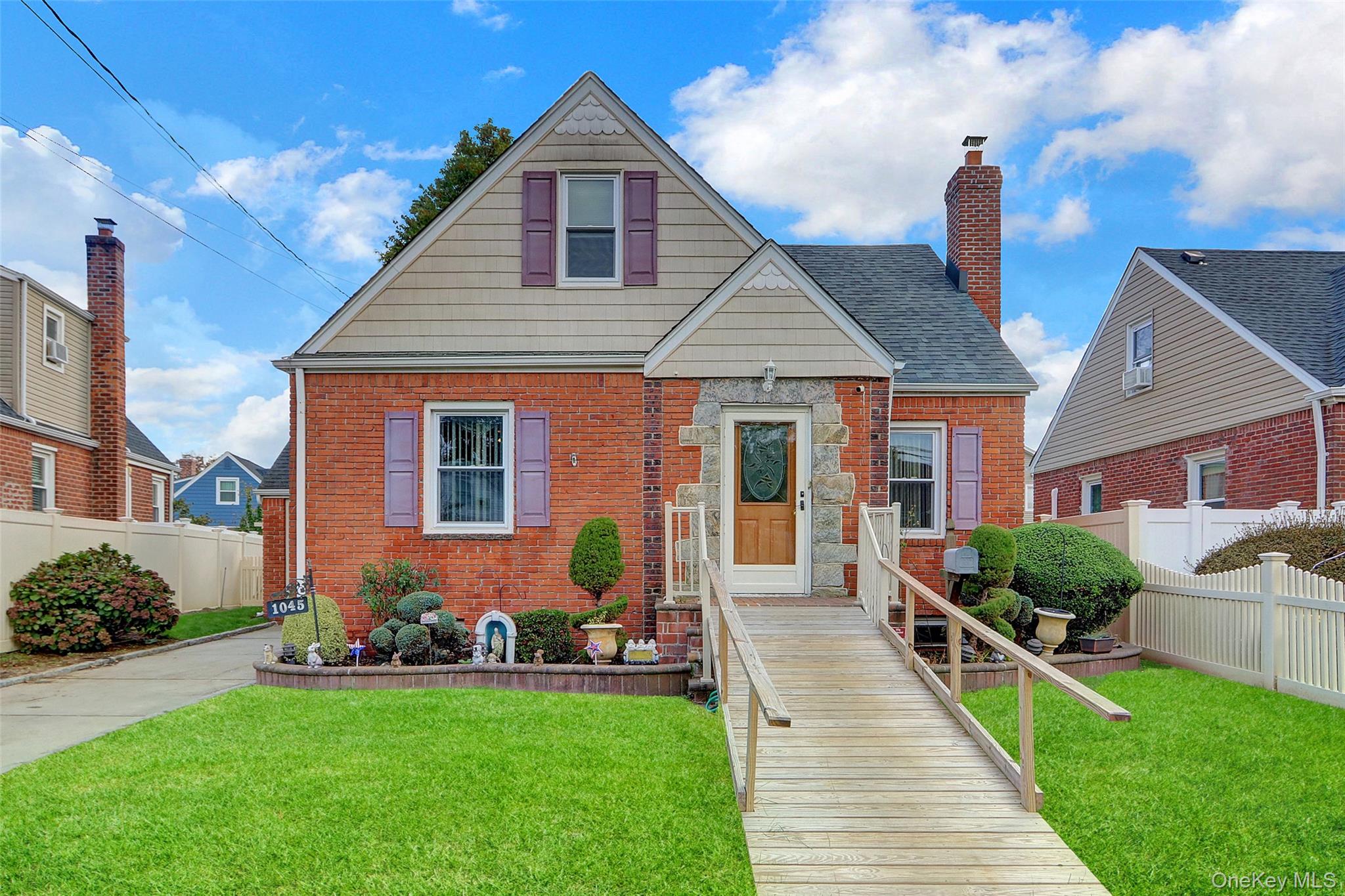 1045 Cathedral Avenue, Franklin Square, NY 11010