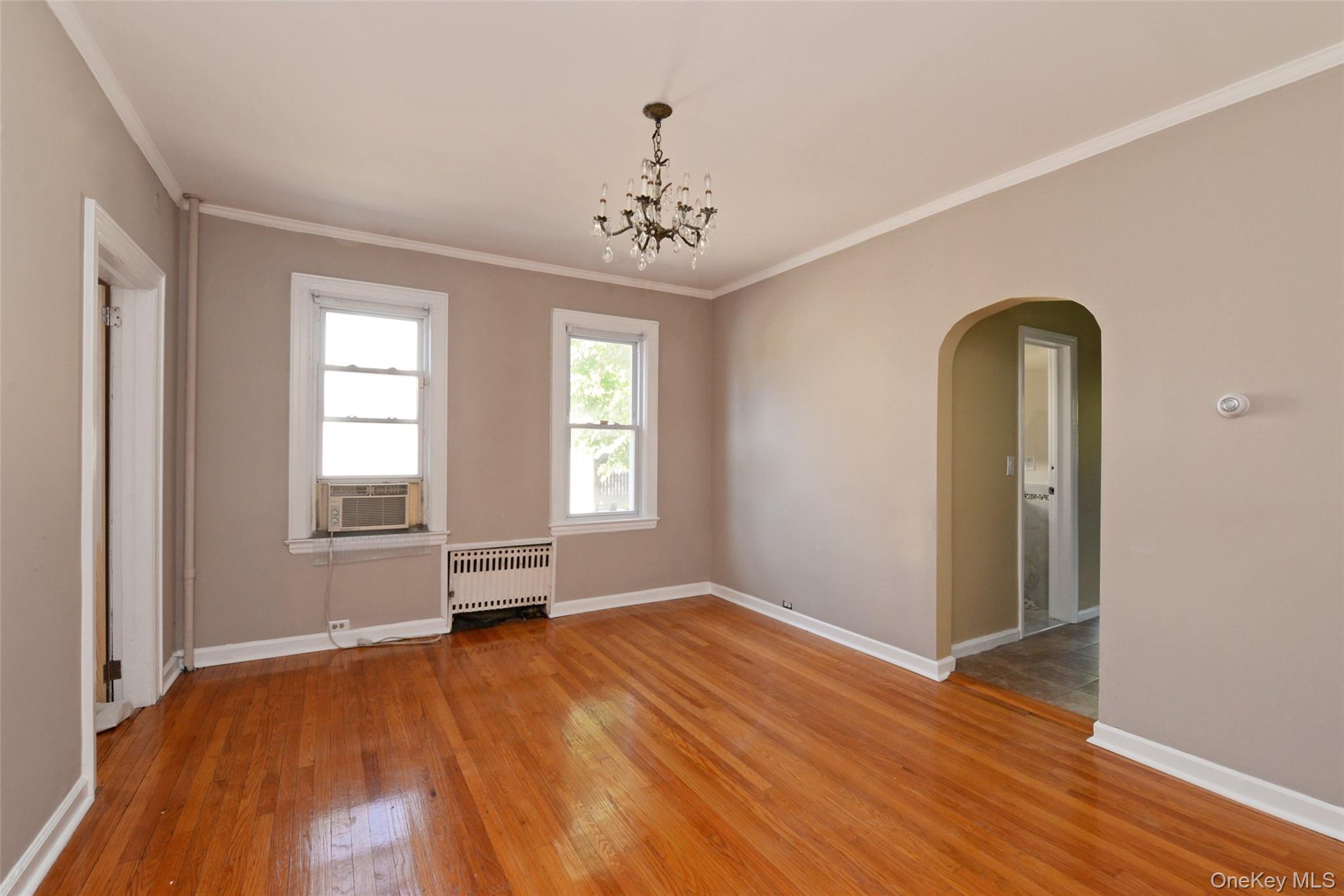 189 Forest Avenue # 1st Fl, Lynbrook, NY 11563