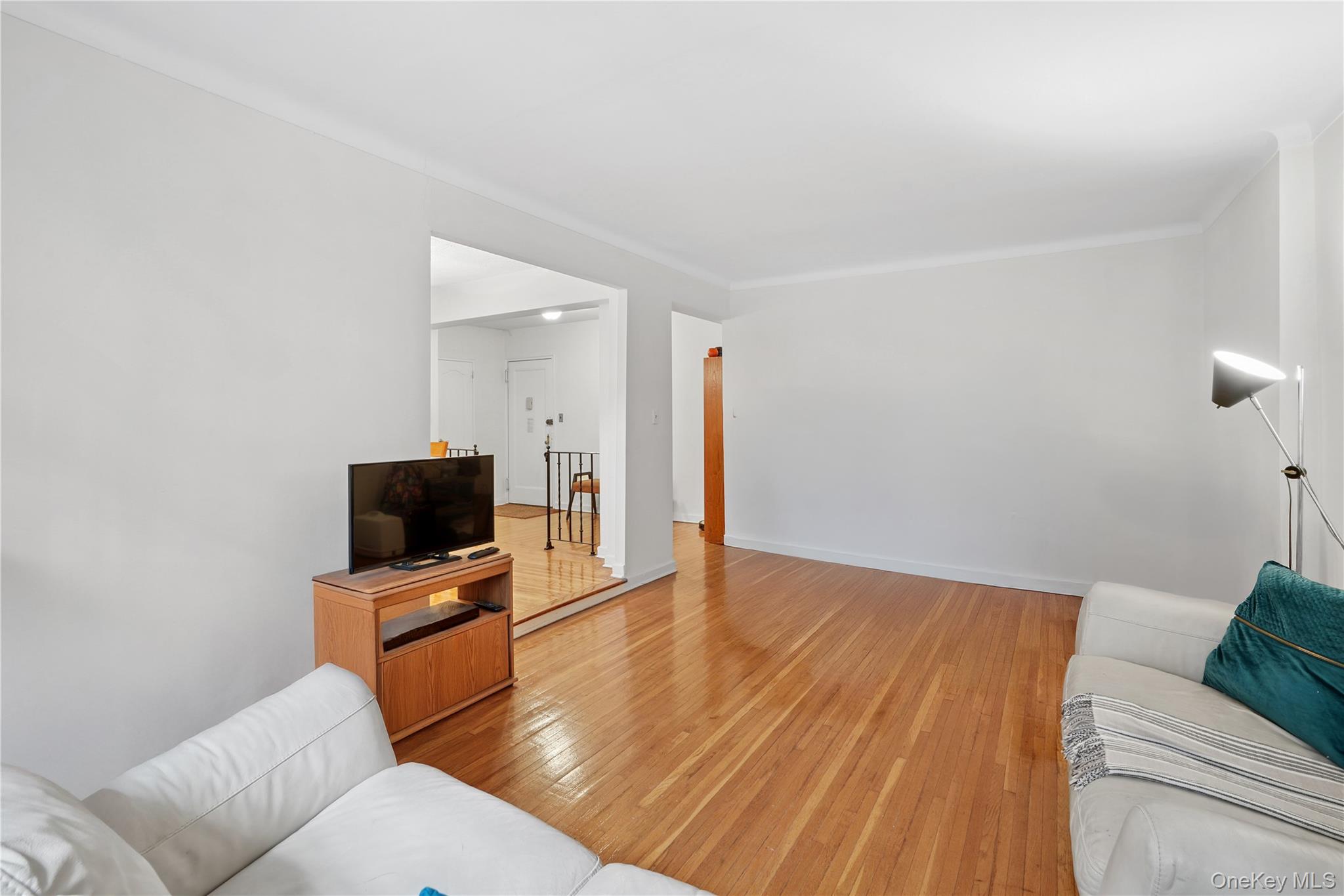 68-61 Yellowstone Boulevard # 216, Forest Hills, NY 11375