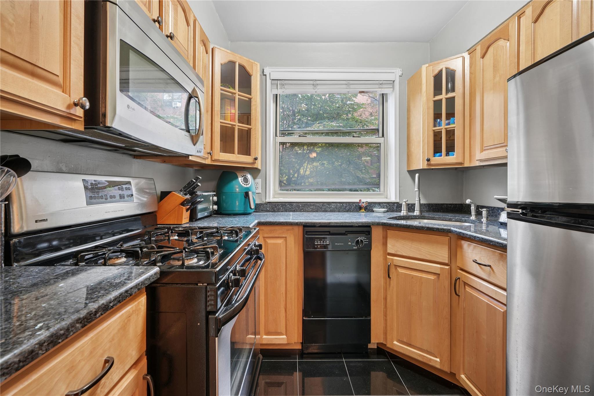 68-61 Yellowstone Boulevard # 216, Forest Hills, NY 11375