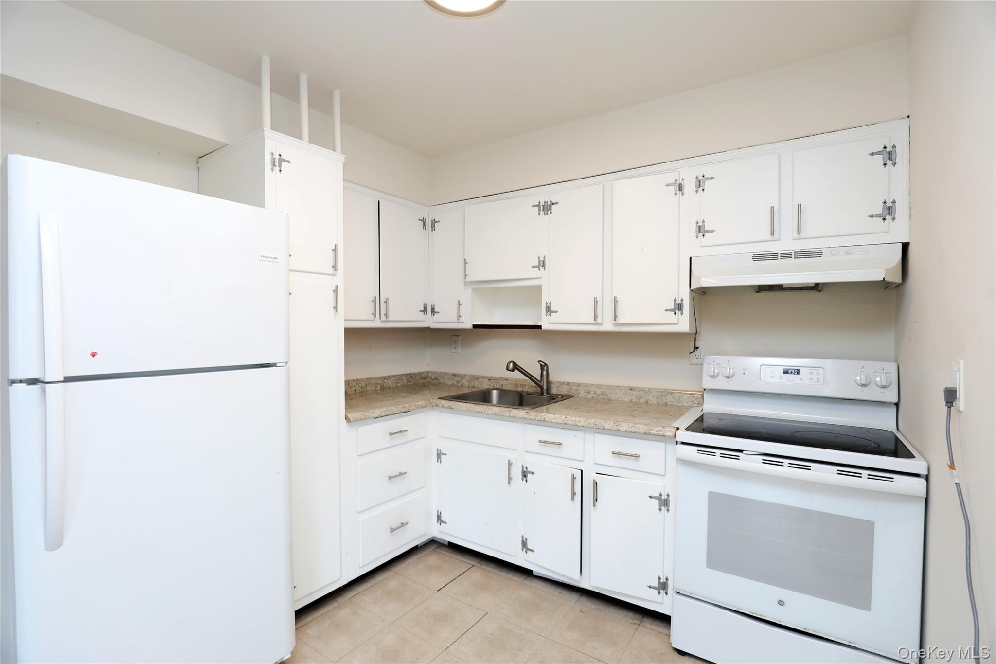 30 Lamb Avenue, Saugerties, NY 12477