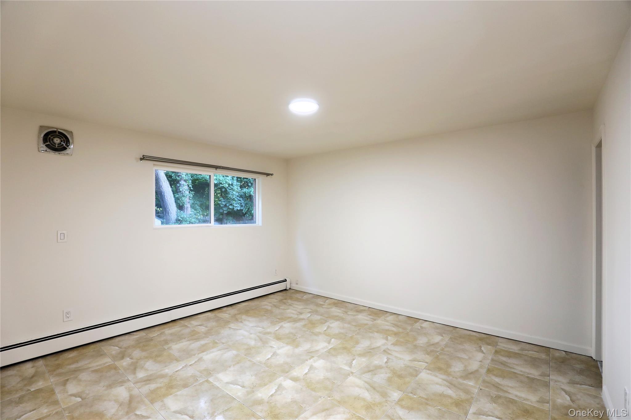 30 Lamb Avenue, Saugerties, NY 12477