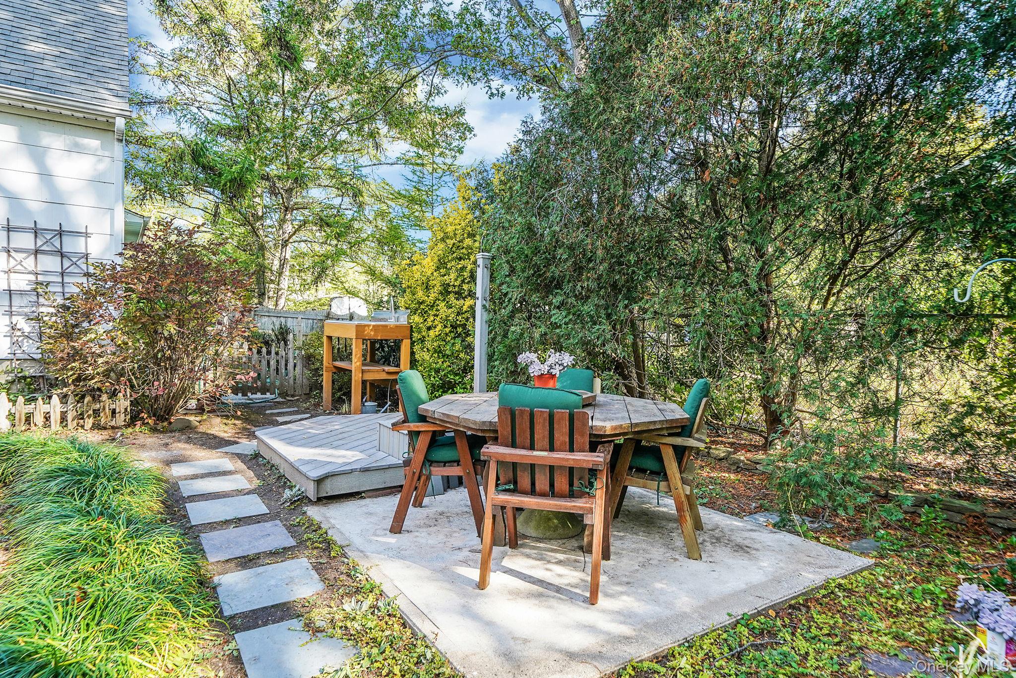 394 Cedarhurst Street, Islip Terrace, NY 11752