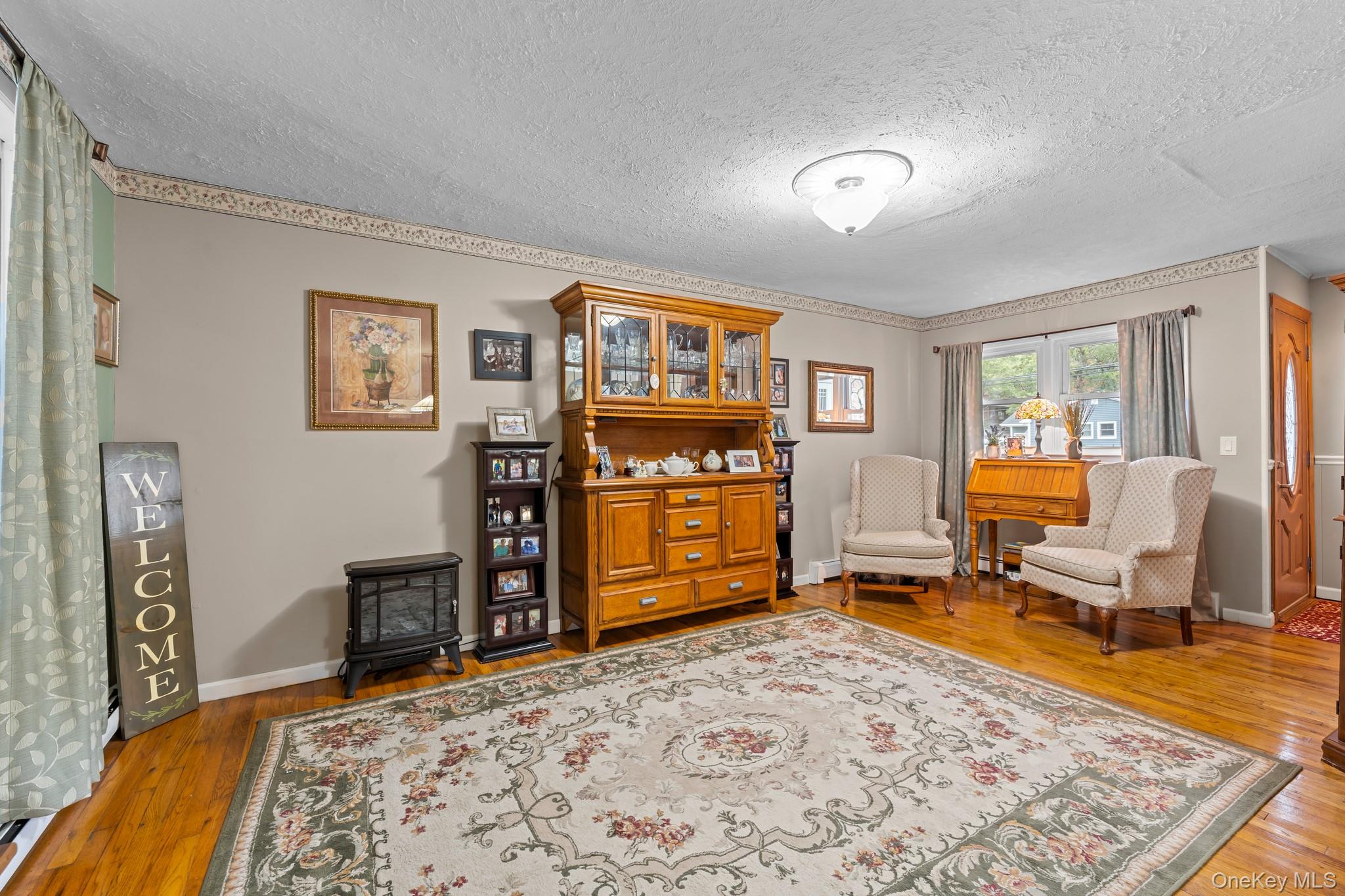 438 Lillian Boulevard, Holbrook, NY 11741