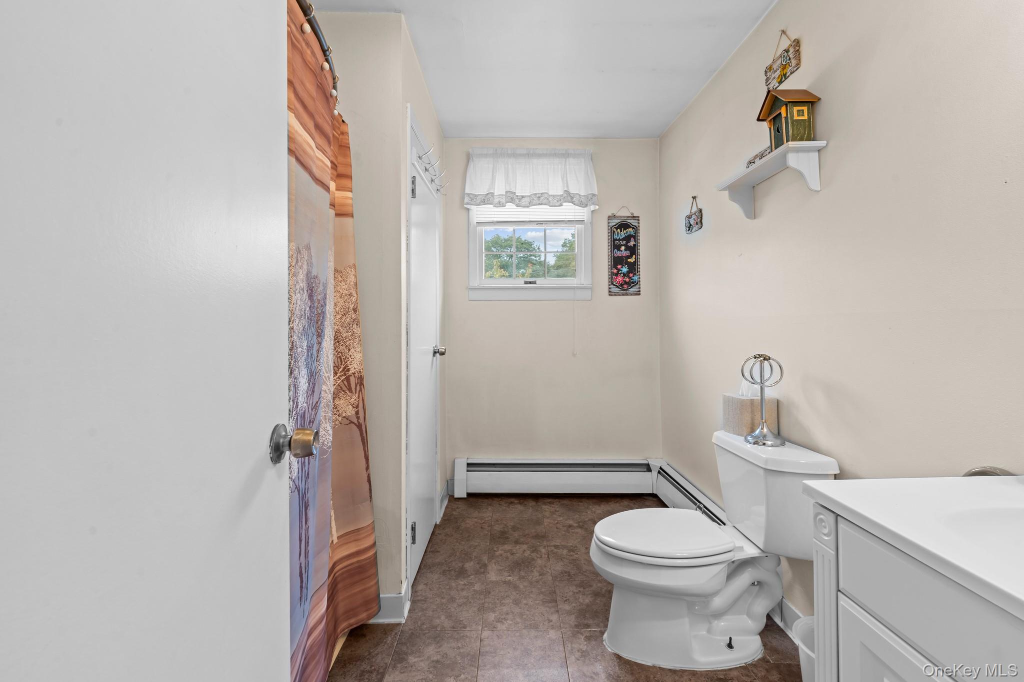 438 Lillian Boulevard, Holbrook, NY 11741