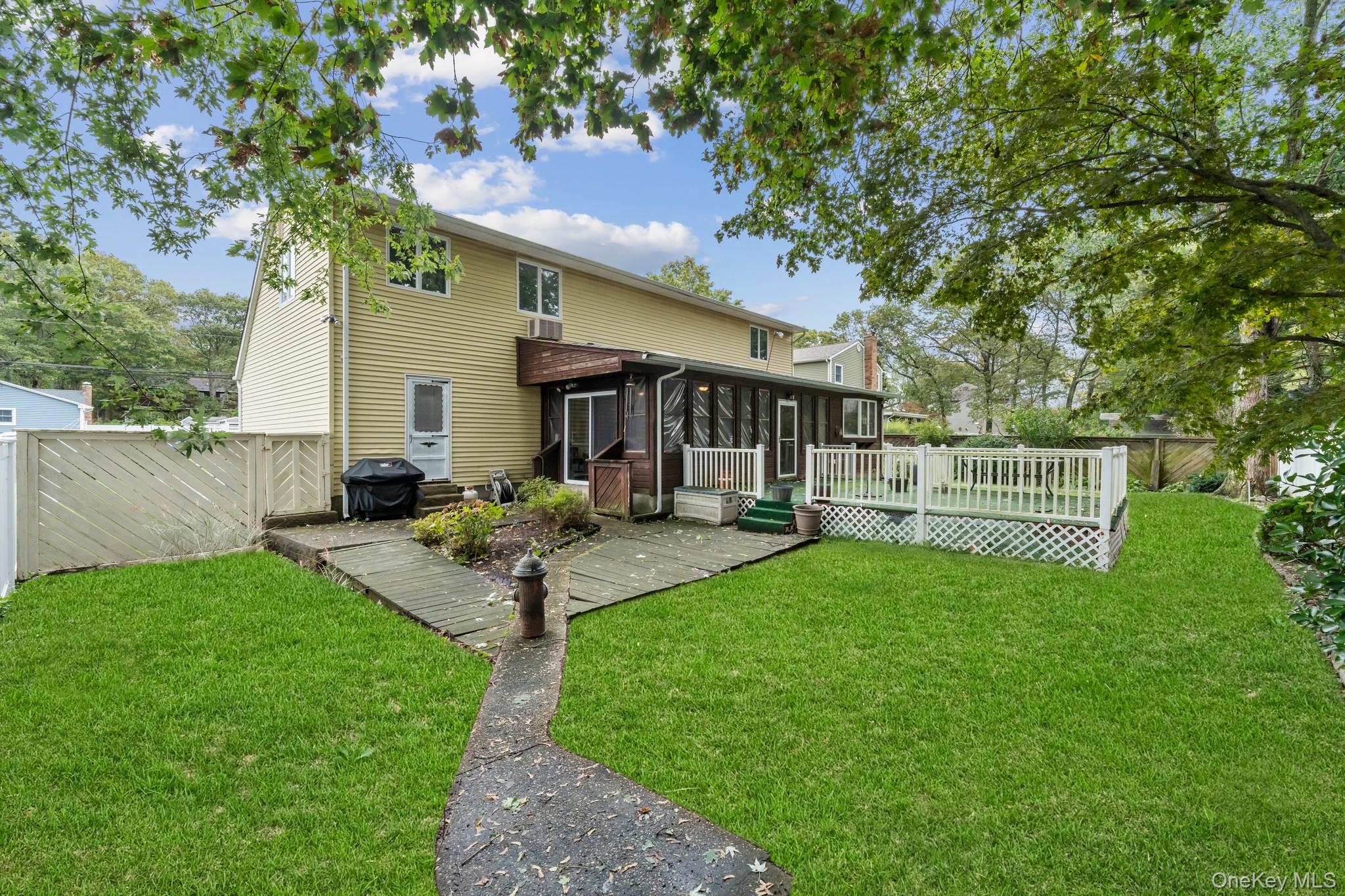 438 Lillian Boulevard, Holbrook, NY 11741