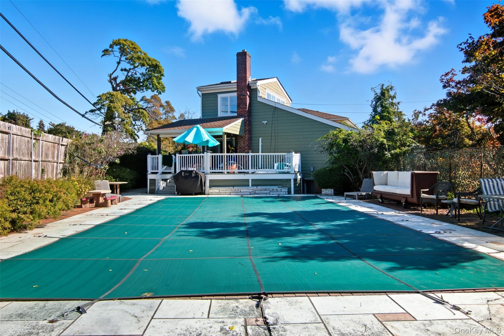 9 Coral Court, Malverne, NY 11565