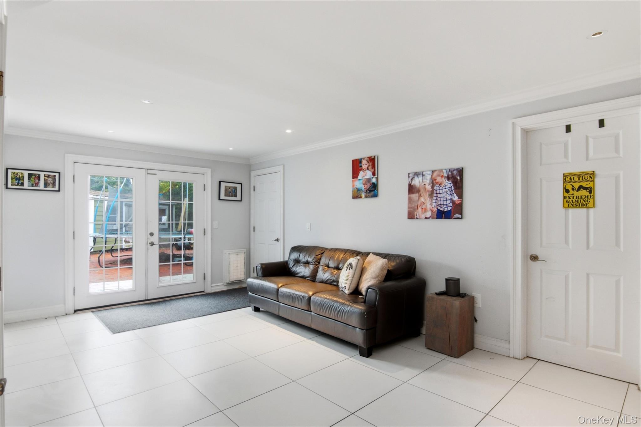 9 Coral Court, Malverne, NY 11565