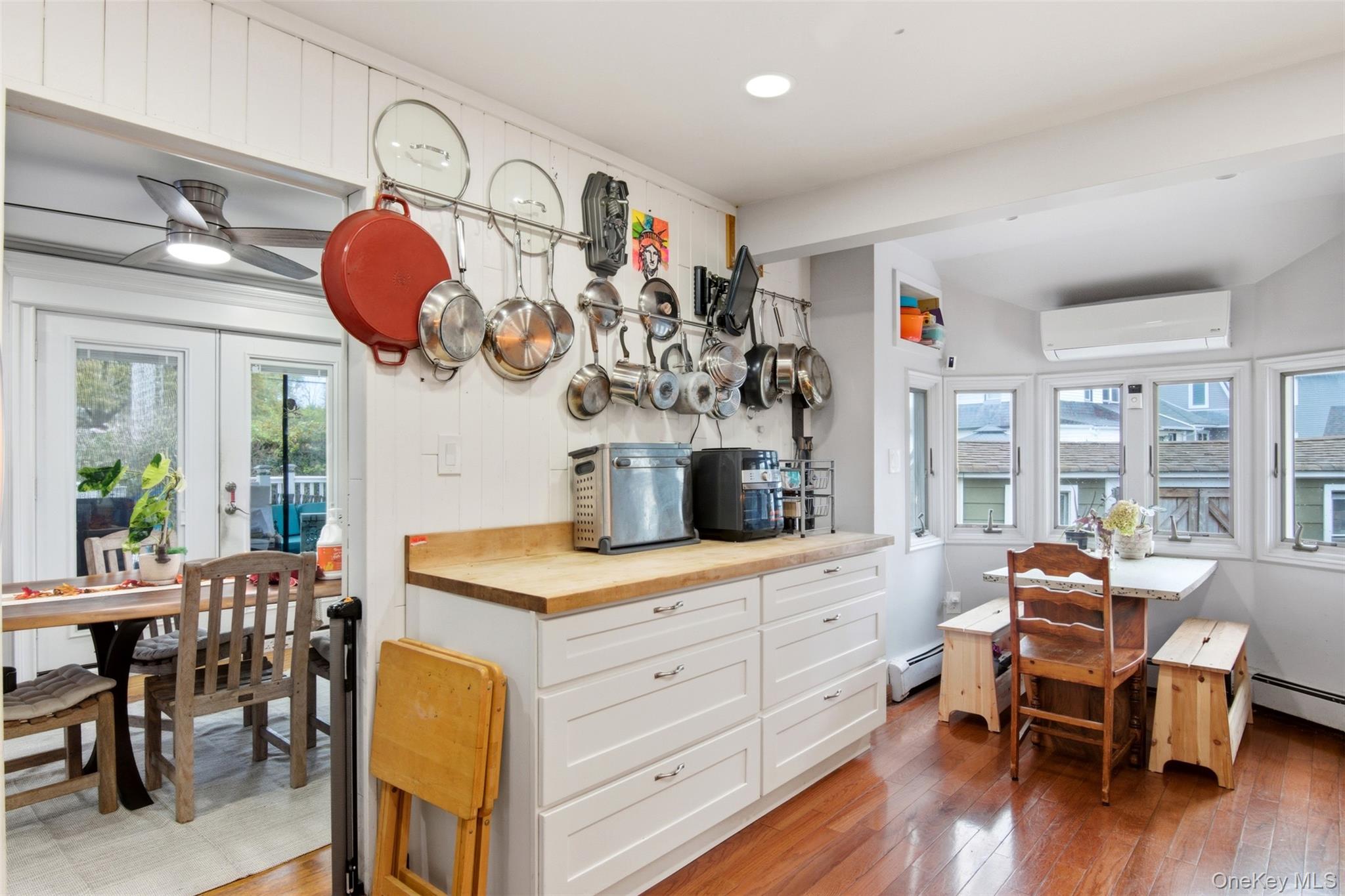 9 Coral Court, Malverne, NY 11565