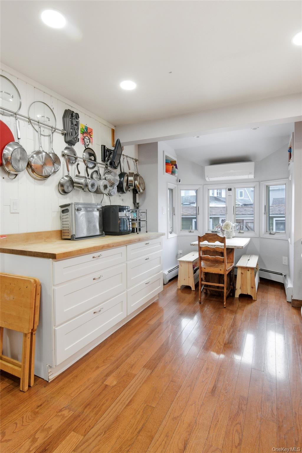 9 Coral Court, Malverne, NY 11565