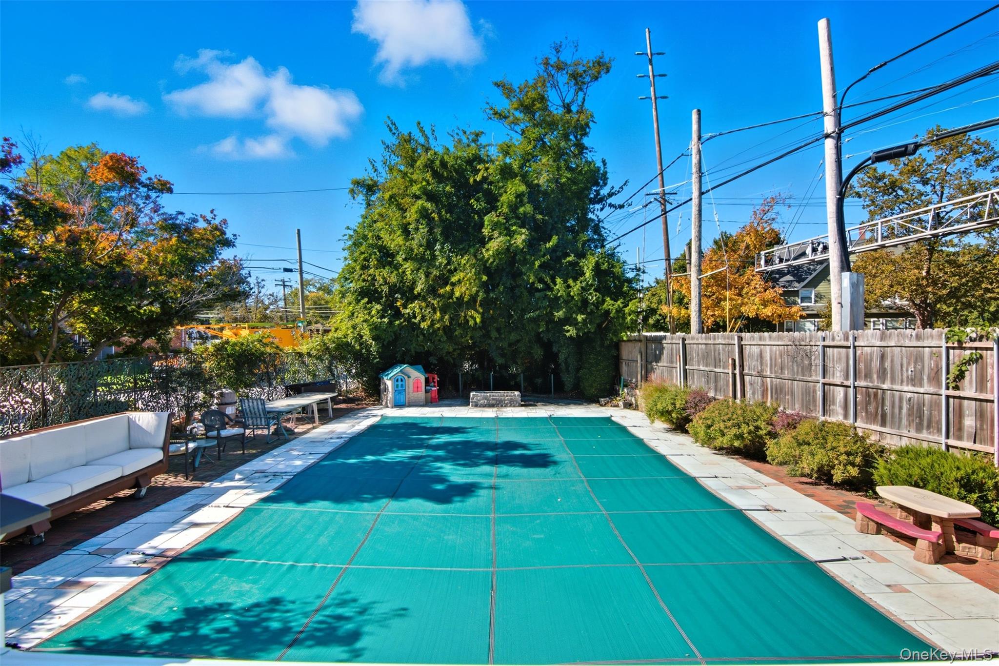 9 Coral Court, Malverne, NY 11565