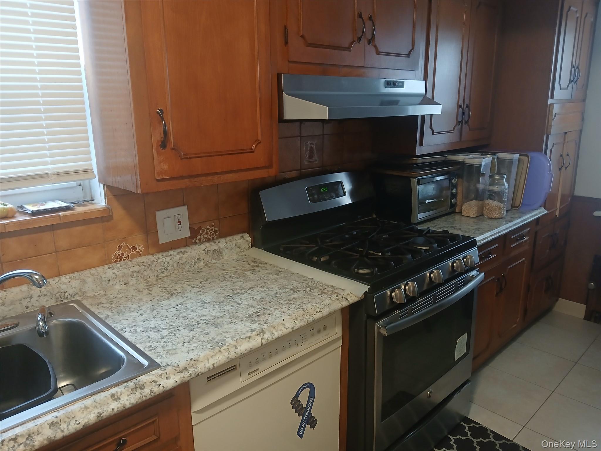 915 Wallace Avenue, Baldwin, NY 11510