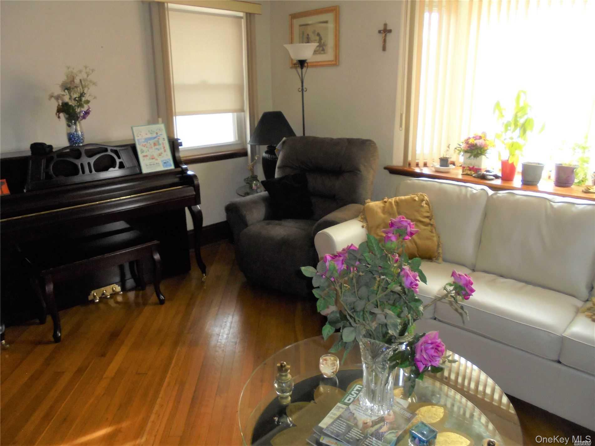 915 Wallace Avenue, Baldwin, NY 11510