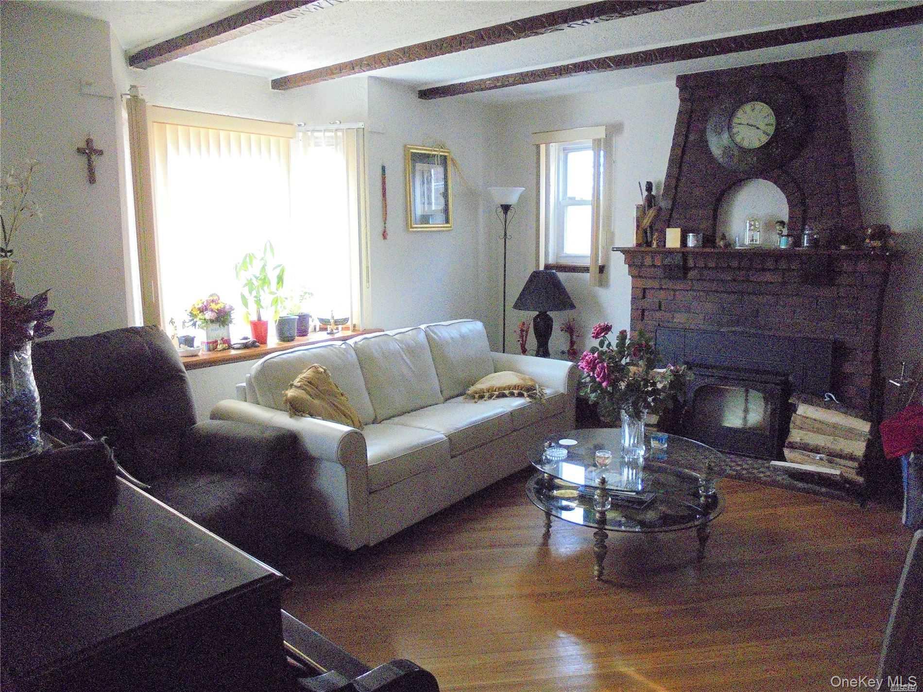 915 Wallace Avenue, Baldwin, NY 11510