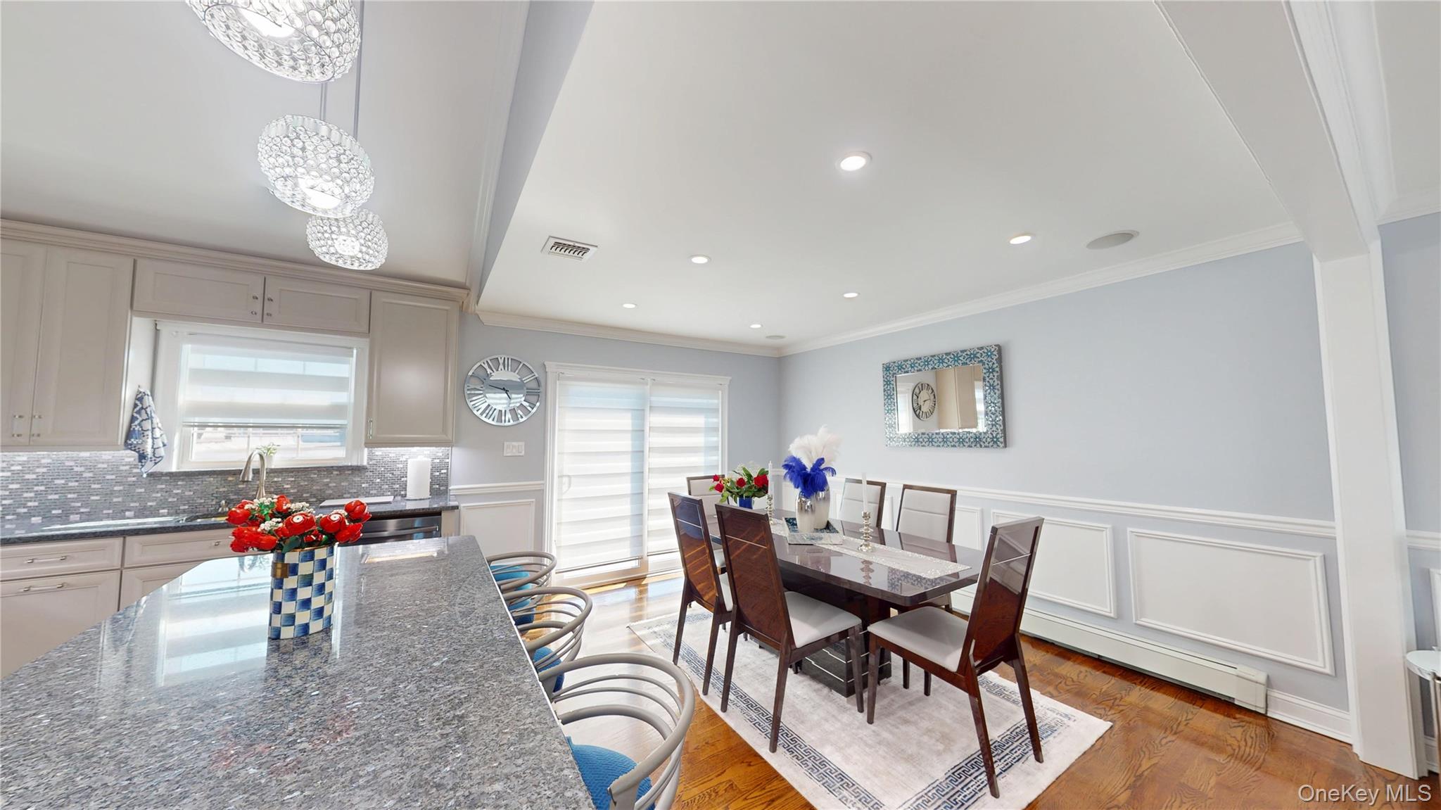 125 Spruce Street, Lindenhurst, NY 11757