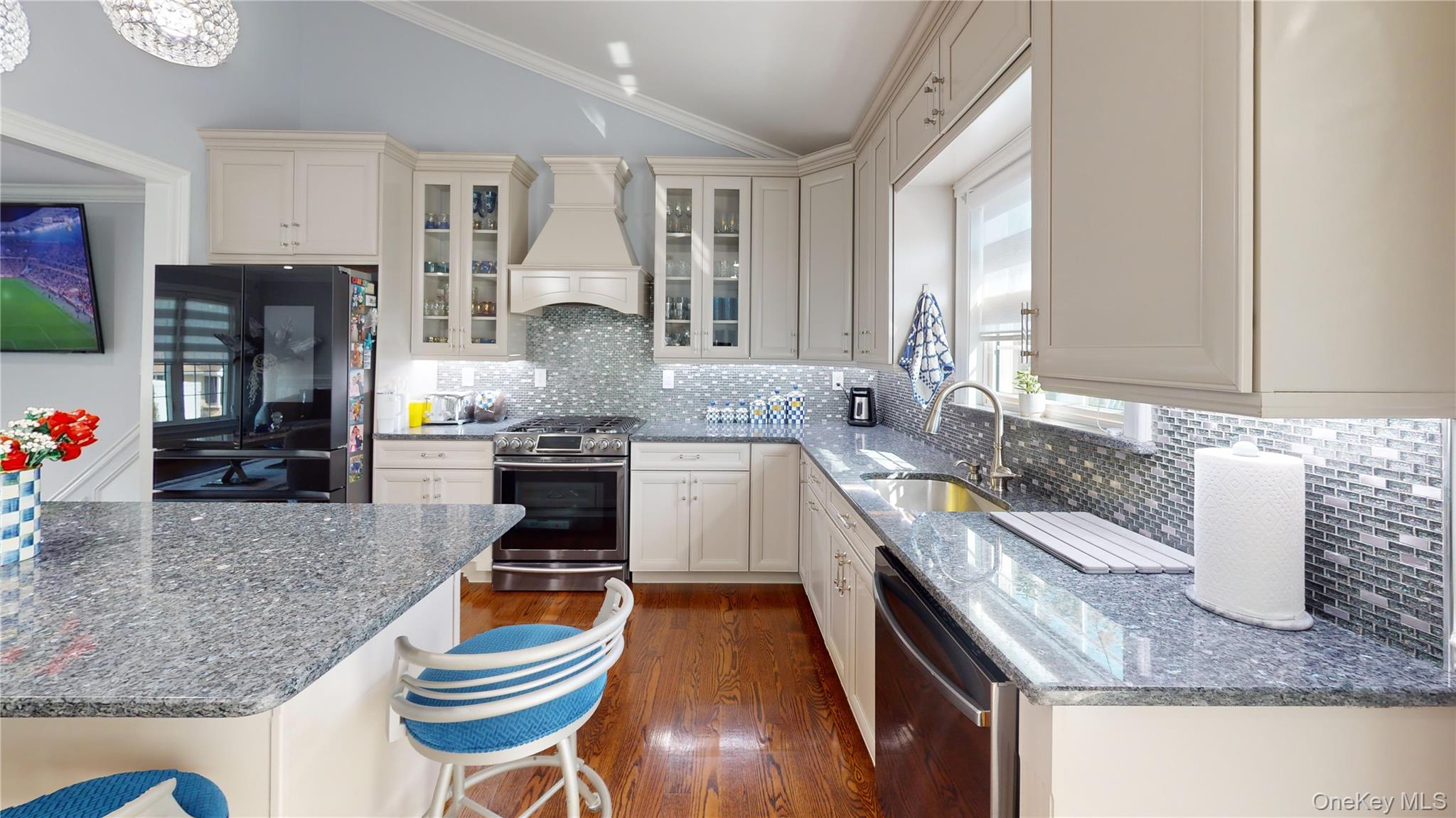 125 Spruce Street, Lindenhurst, NY 11757