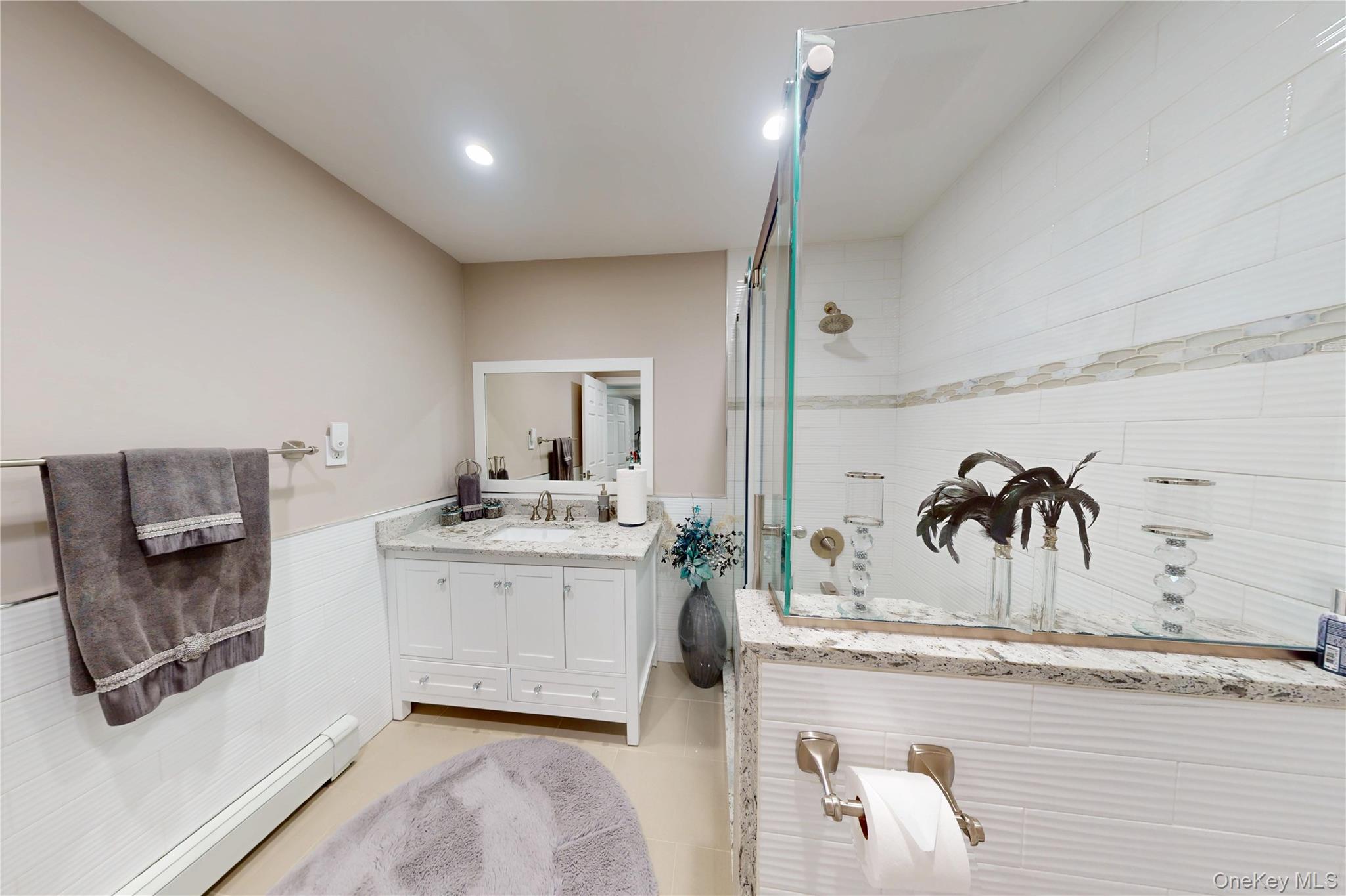 125 Spruce Street, Lindenhurst, NY 11757