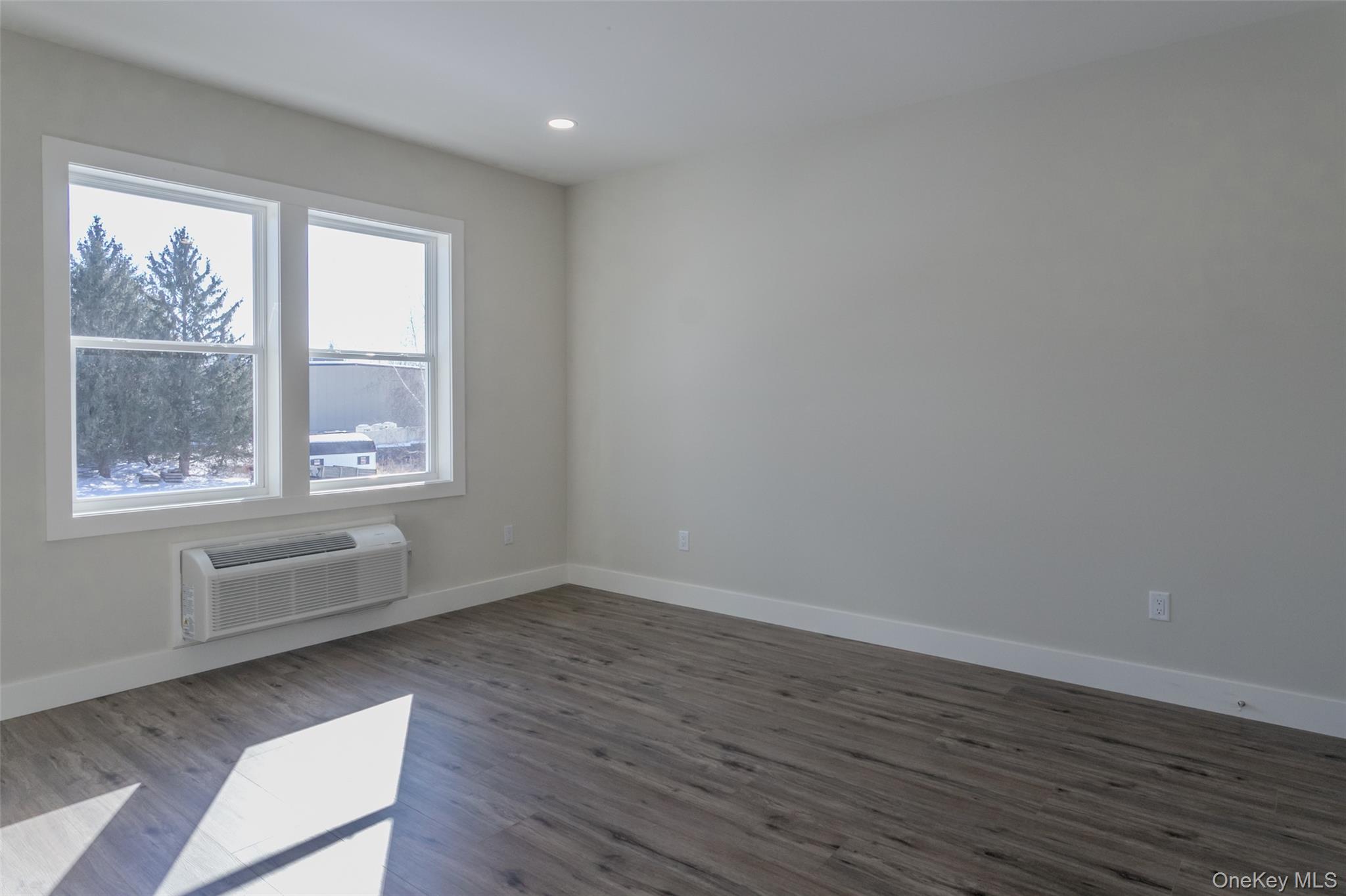 124 S Main Street, Florida, NY 10921