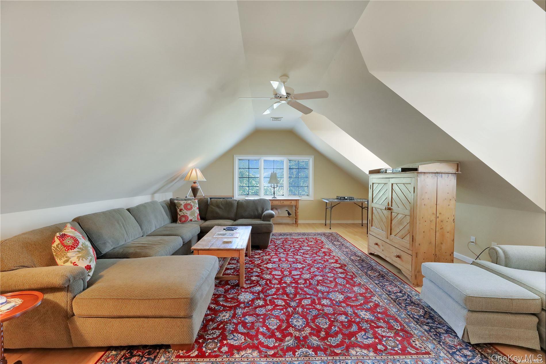 2 Bayview Road, Remsenburg, NY 11960