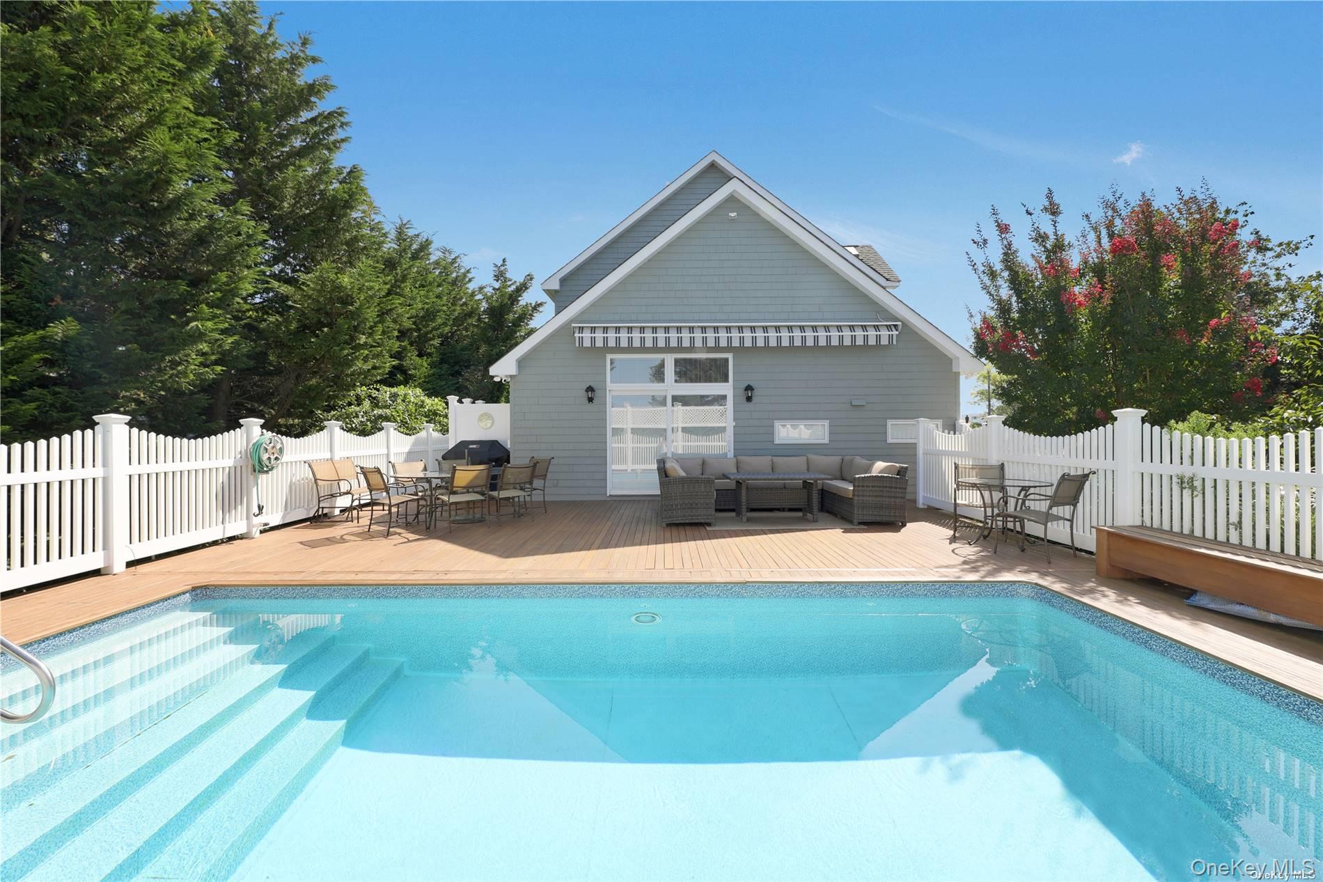 2 Bayview Road, Remsenburg, NY 11960