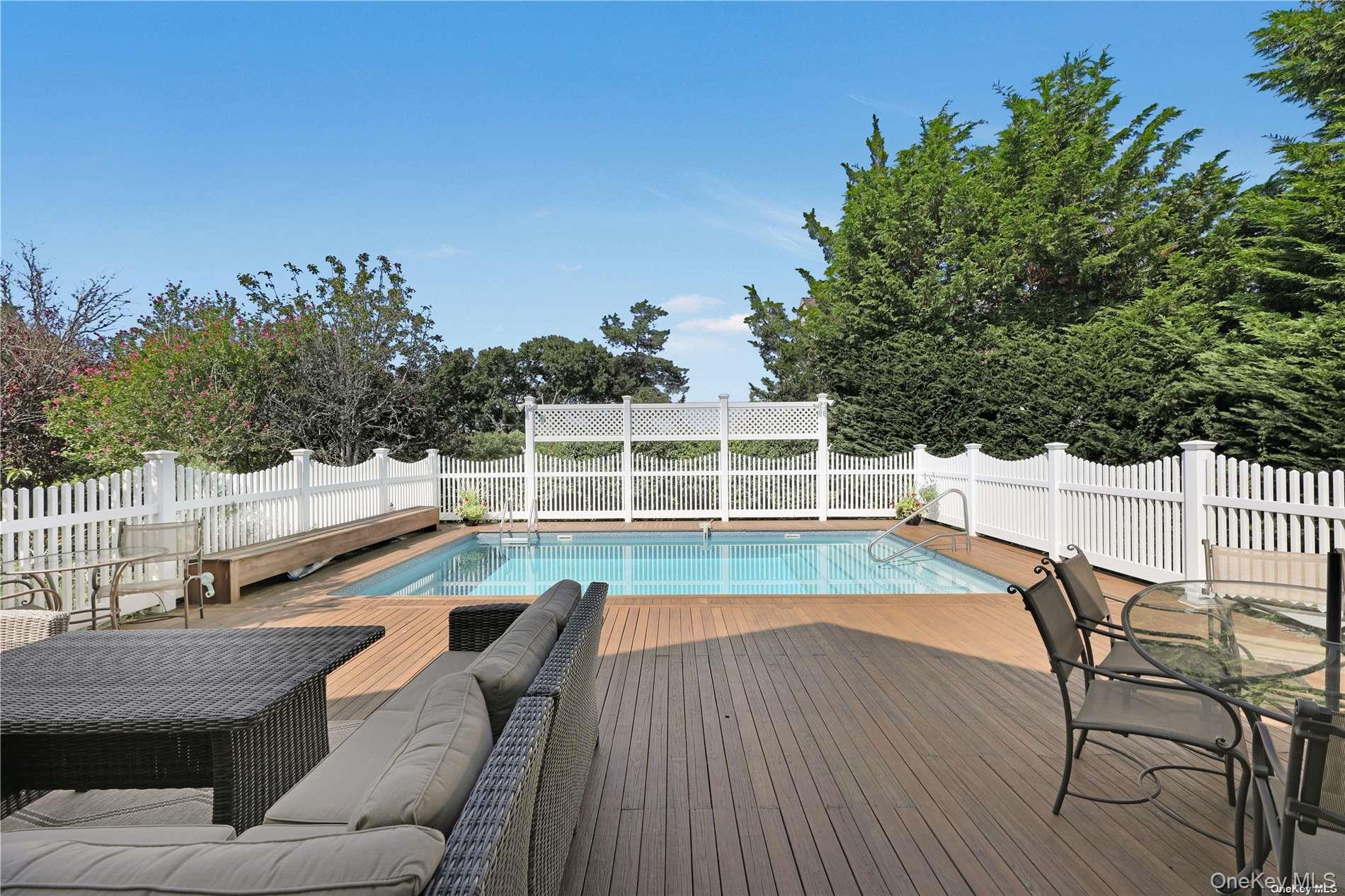 2 Bayview Road, Remsenburg, NY 11960