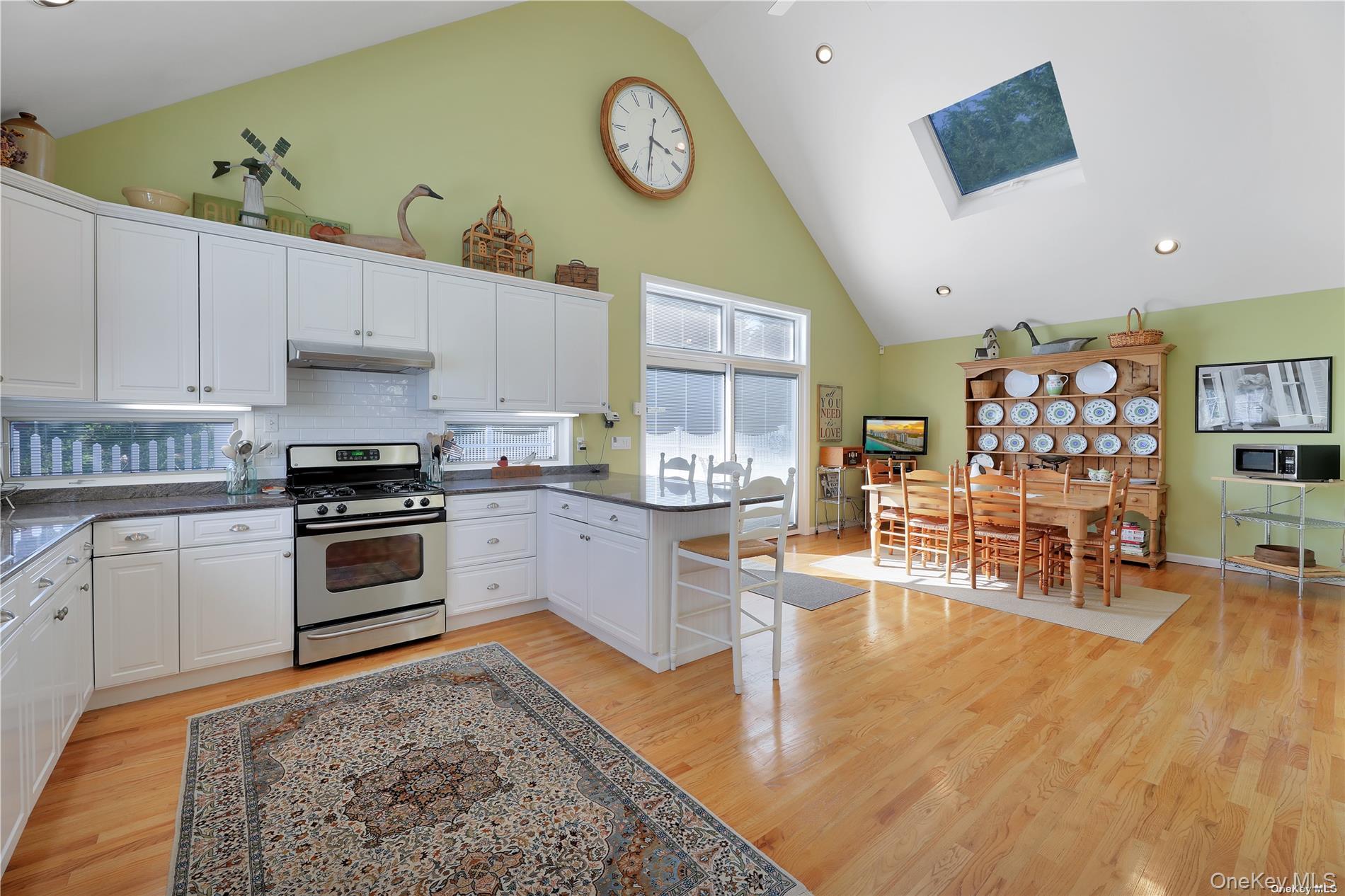 2 Bayview Road, Remsenburg, NY 11960