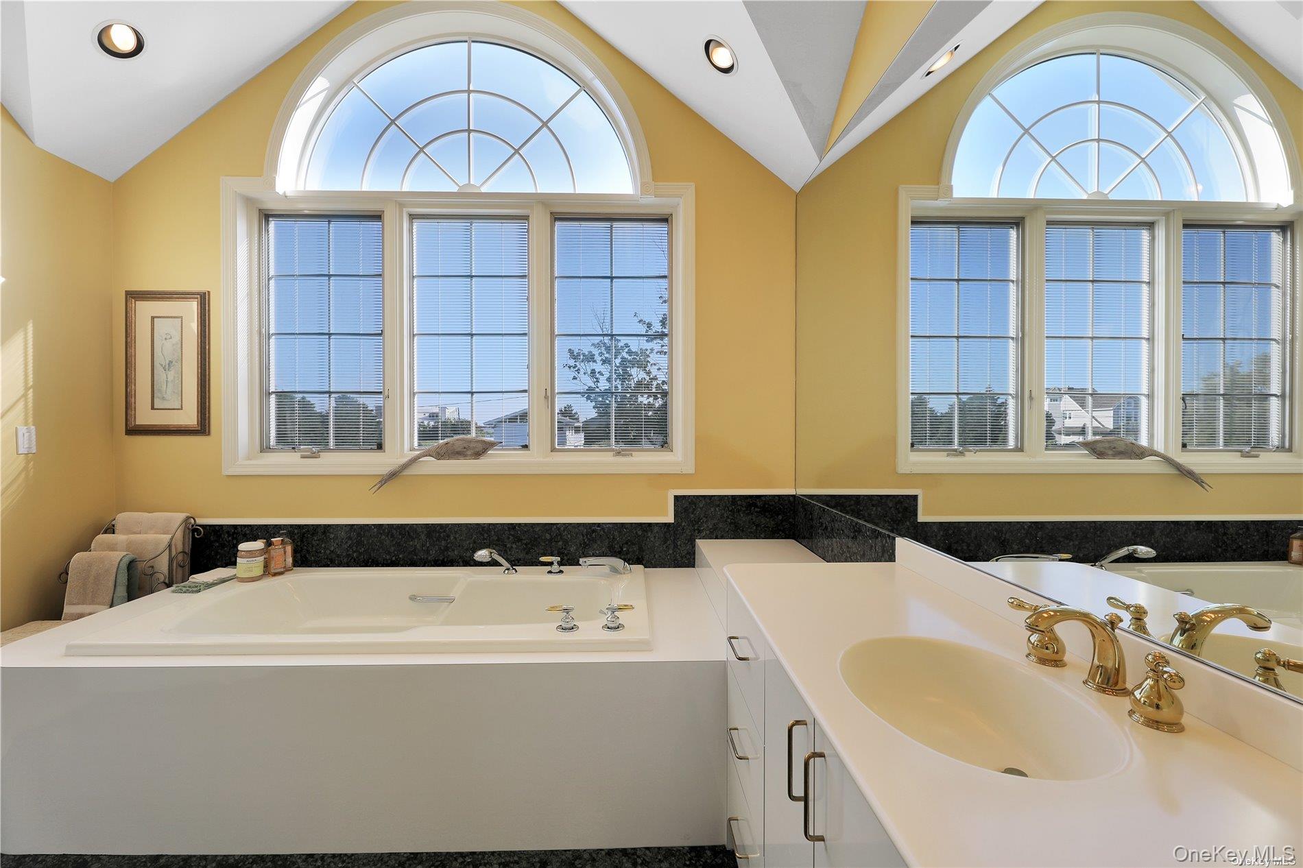 2 Bayview Road, Remsenburg, NY 11960